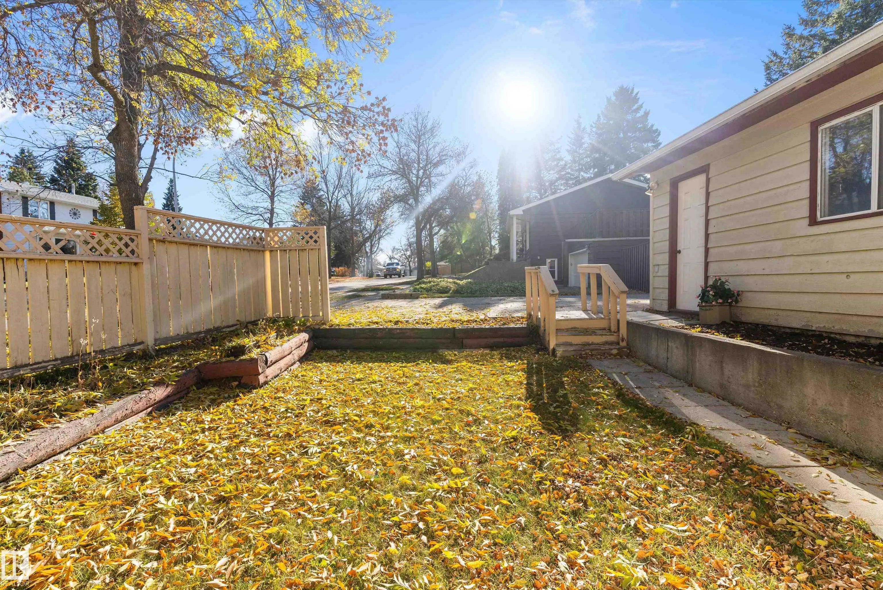 2 GREENBRIER Crescent