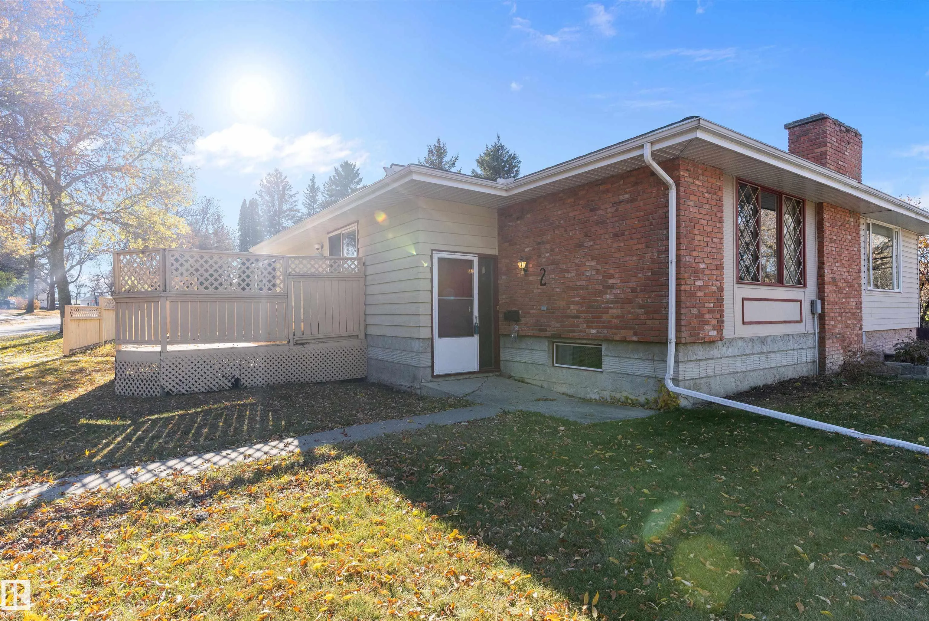 2 GREENBRIER Crescent