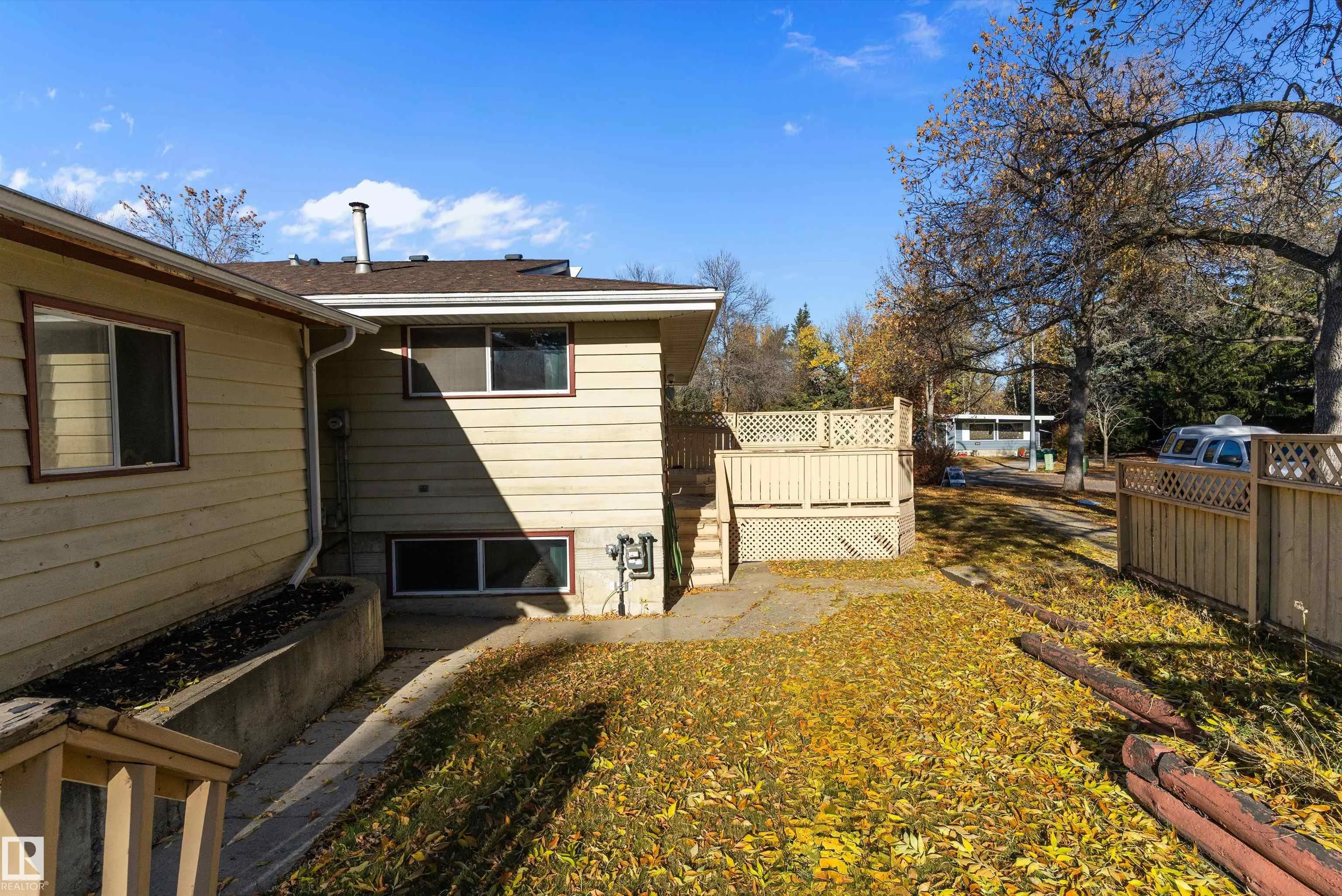 2 GREENBRIER Crescent