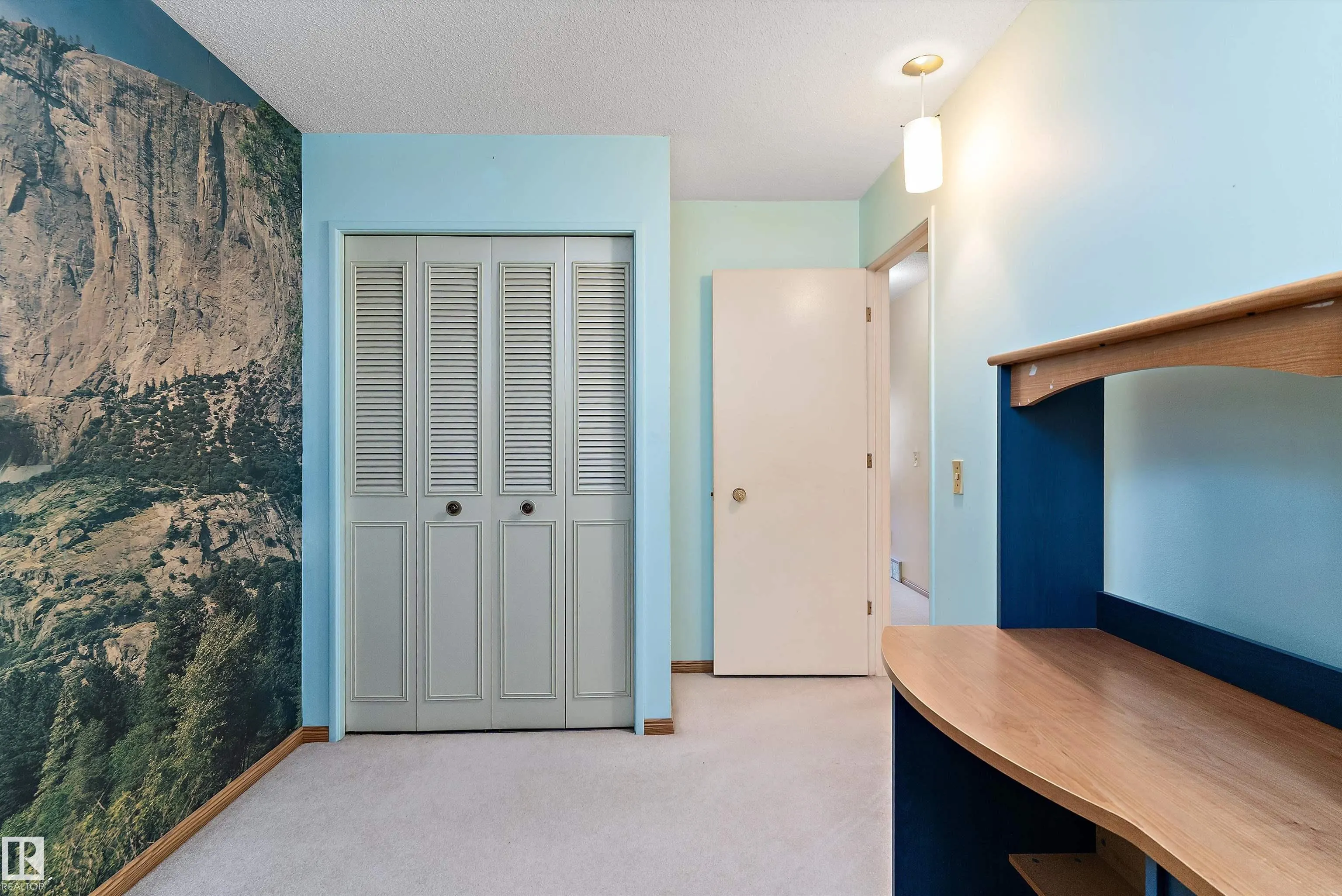 2 GREENBRIER Crescent