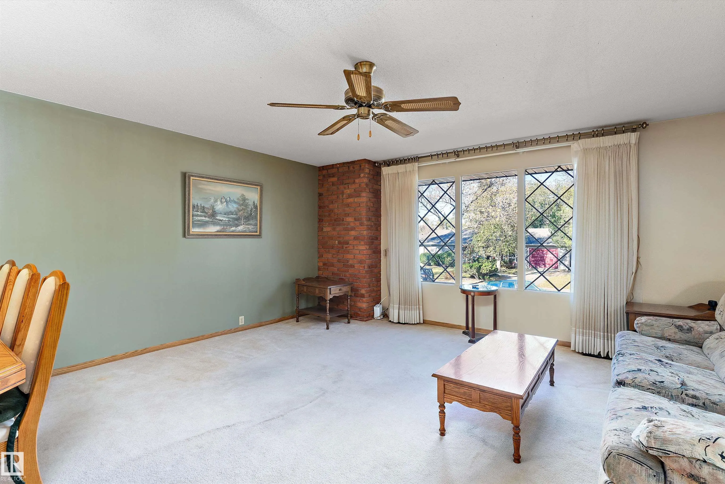 2 GREENBRIER Crescent