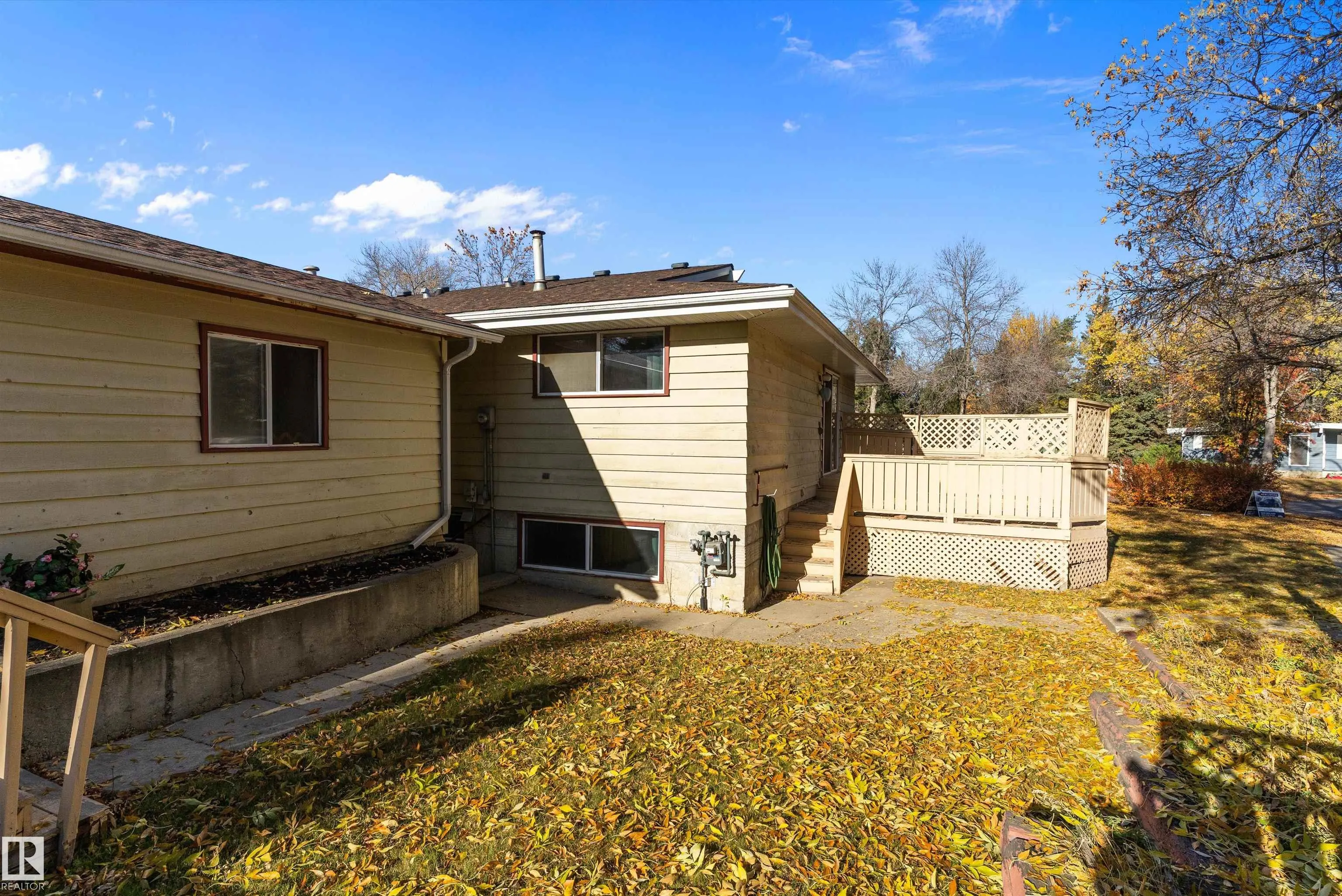 2 GREENBRIER Crescent
