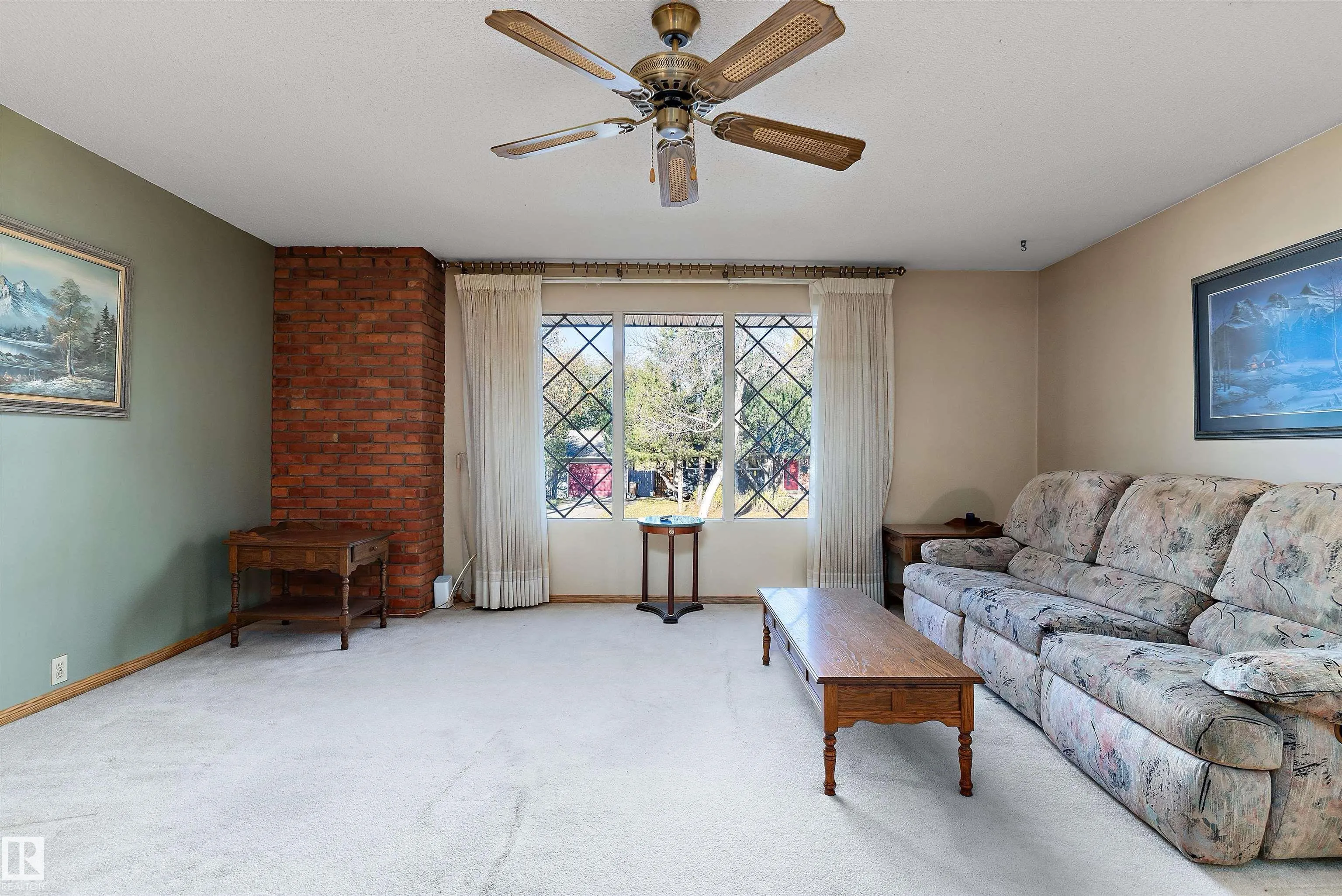 2 GREENBRIER Crescent