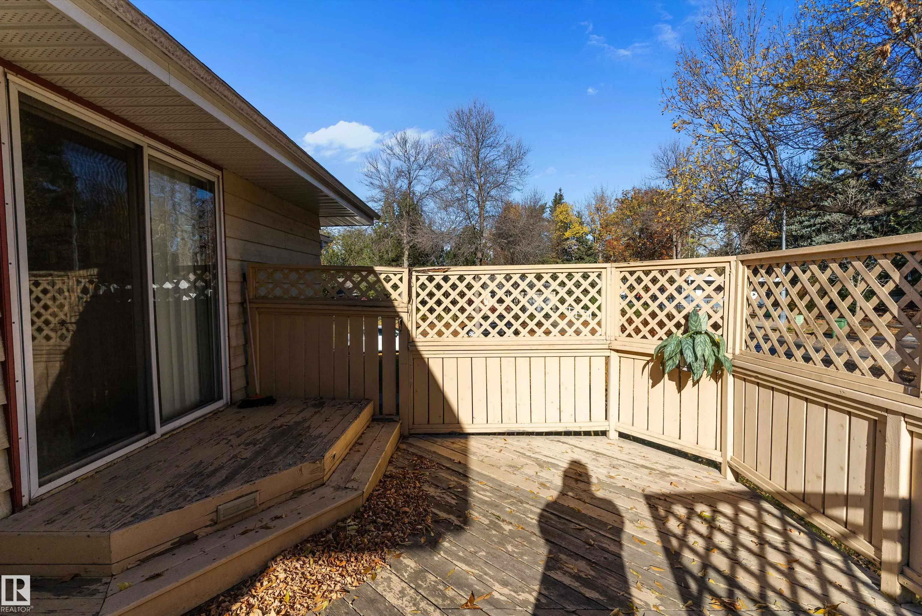 2 GREENBRIER Crescent