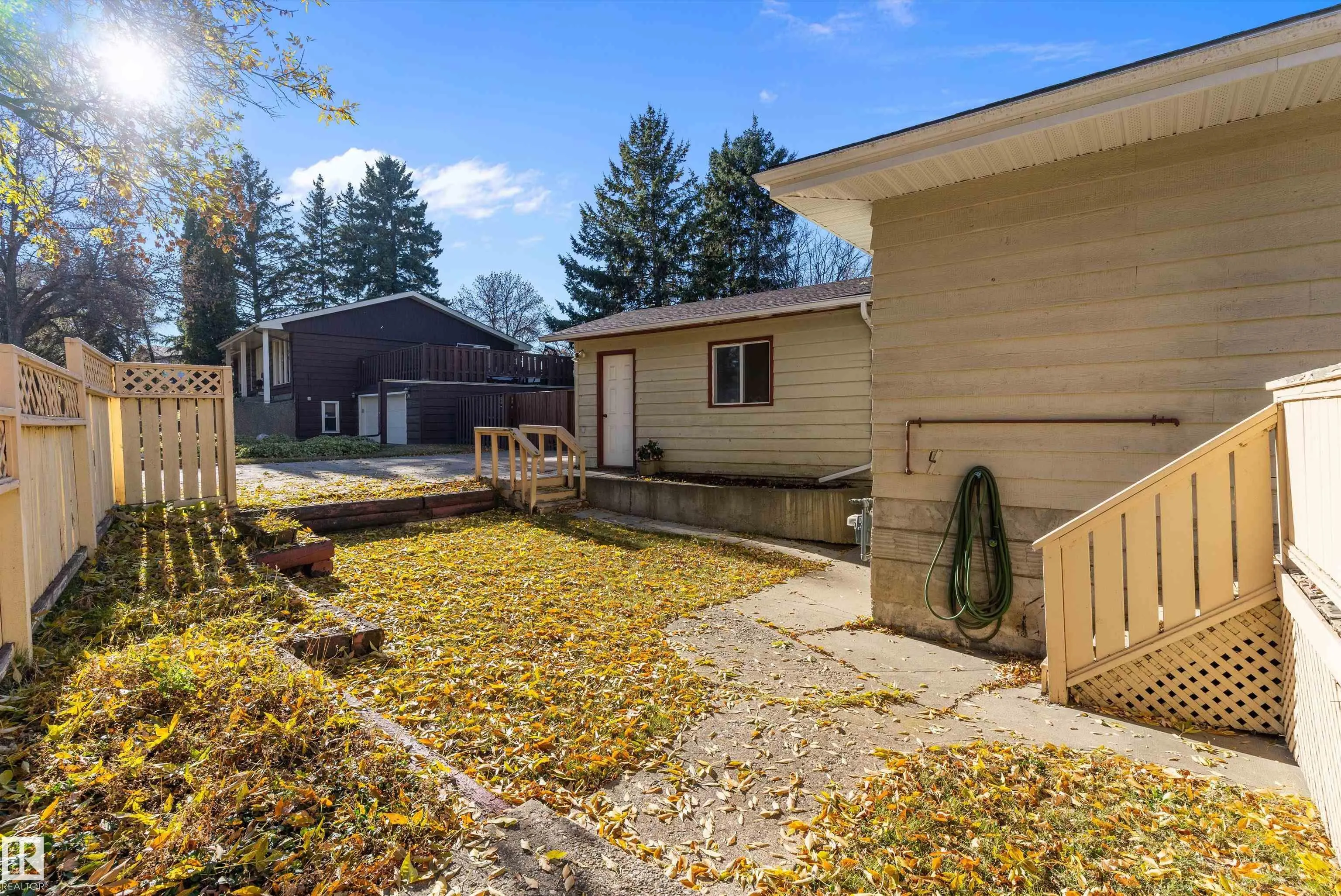 2 GREENBRIER Crescent