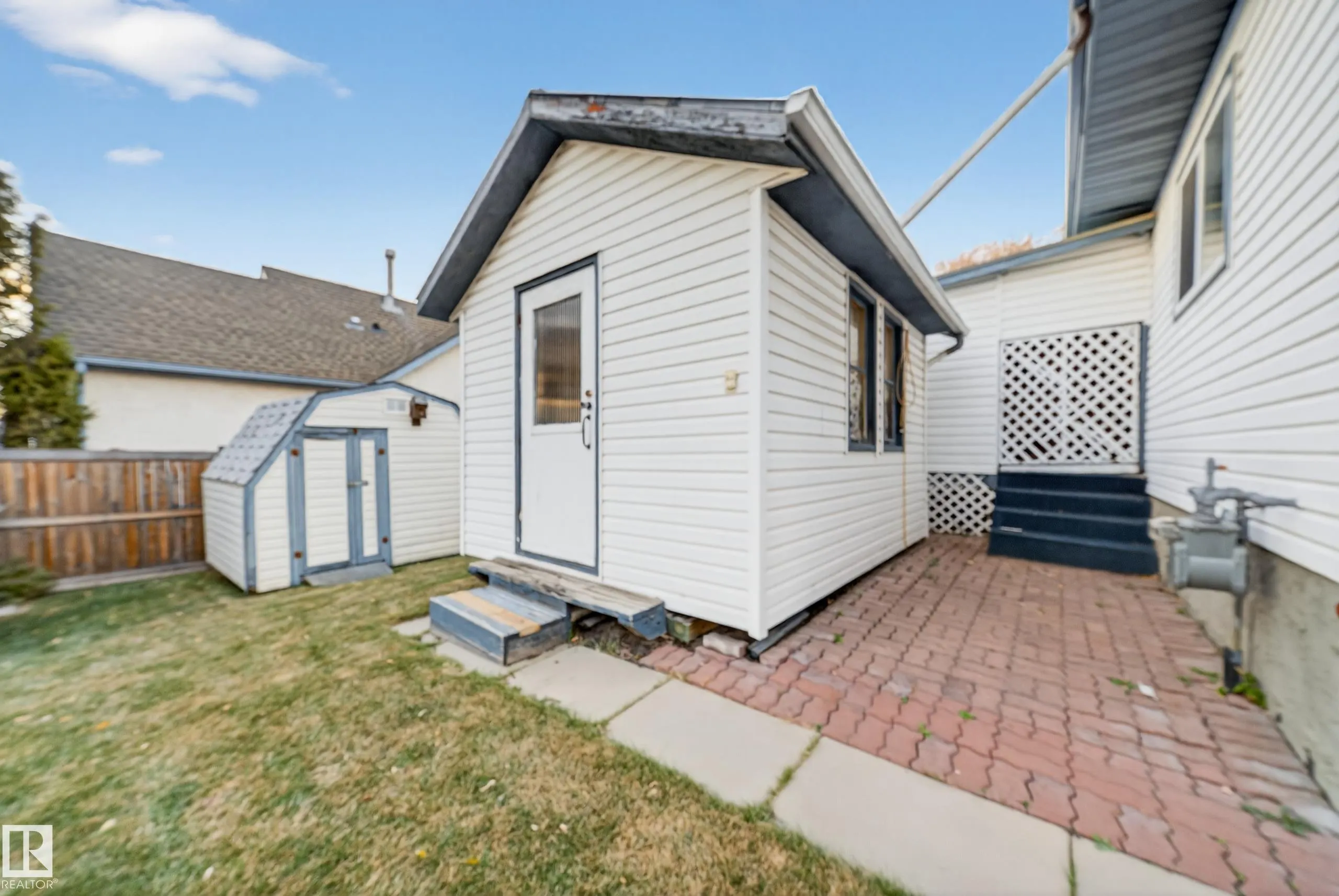 10 ALTON DR
