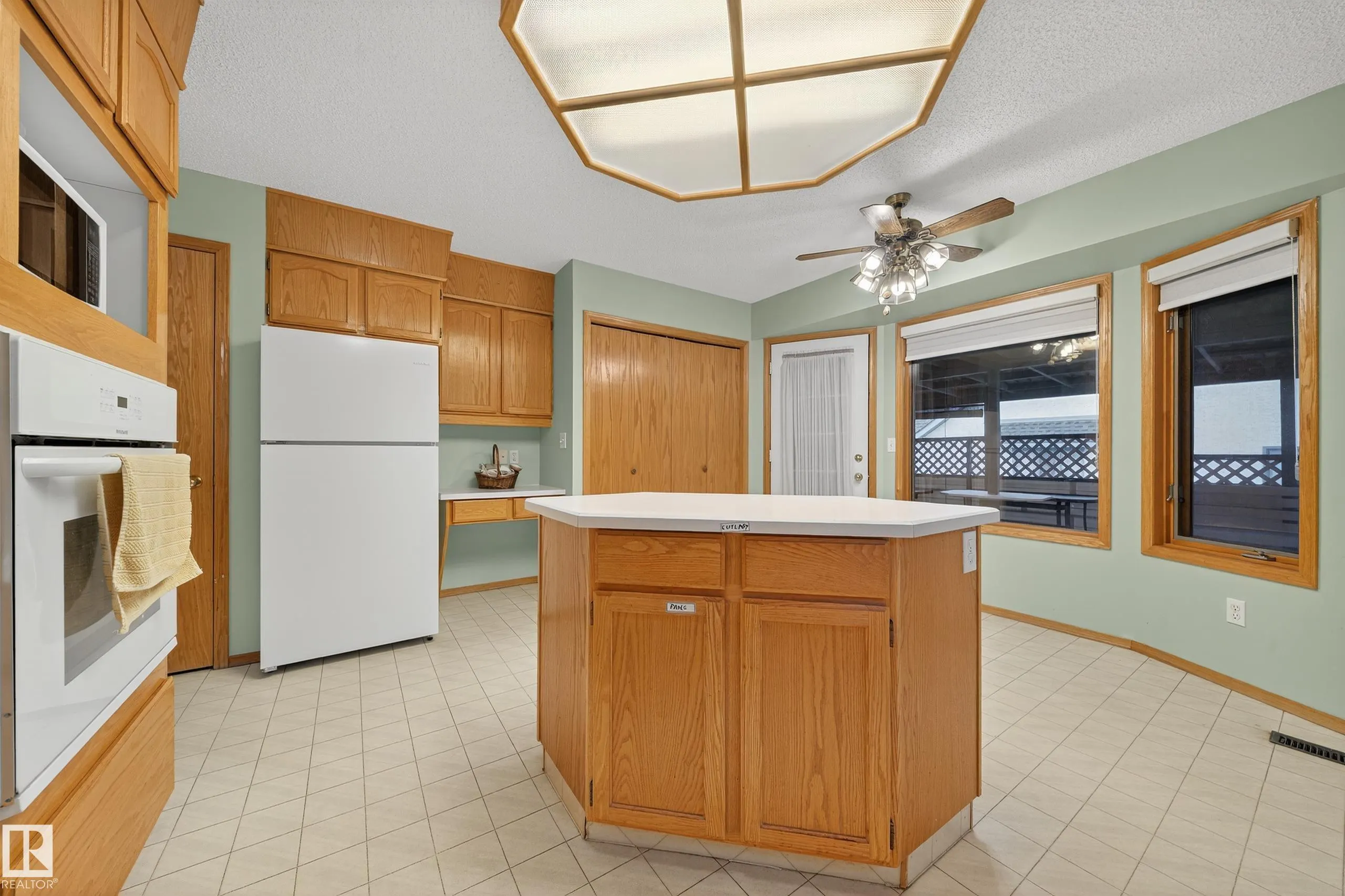 10 ALTON DR
