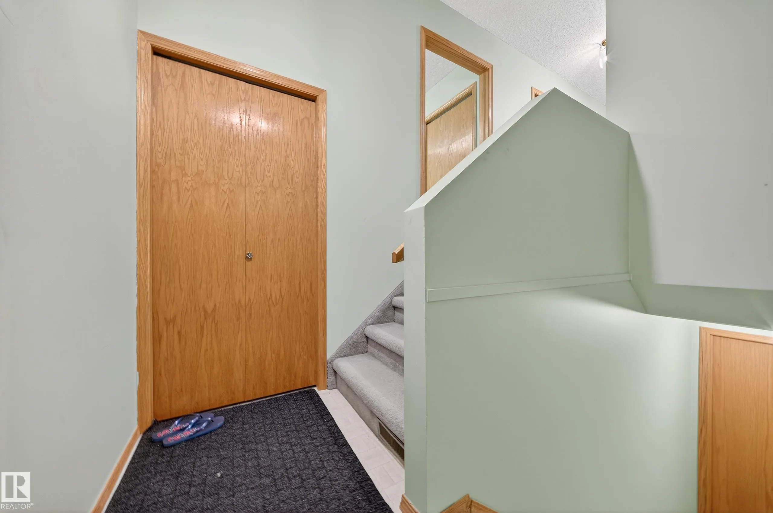 10 ALTON DR