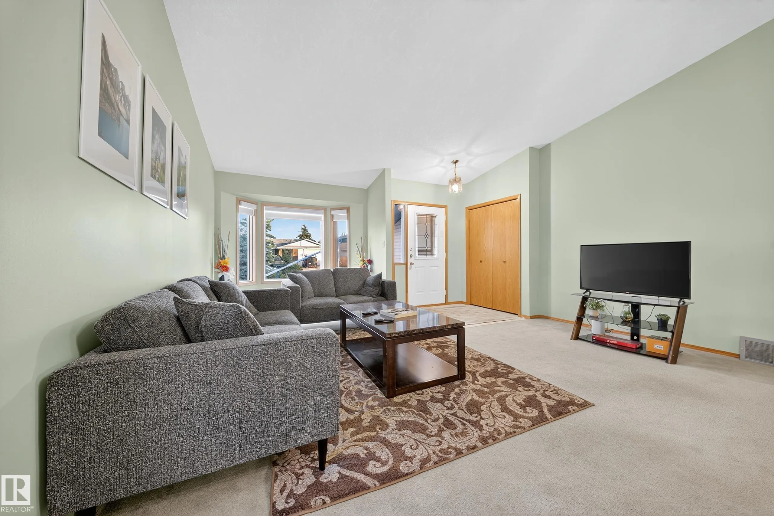10 ALTON DR
