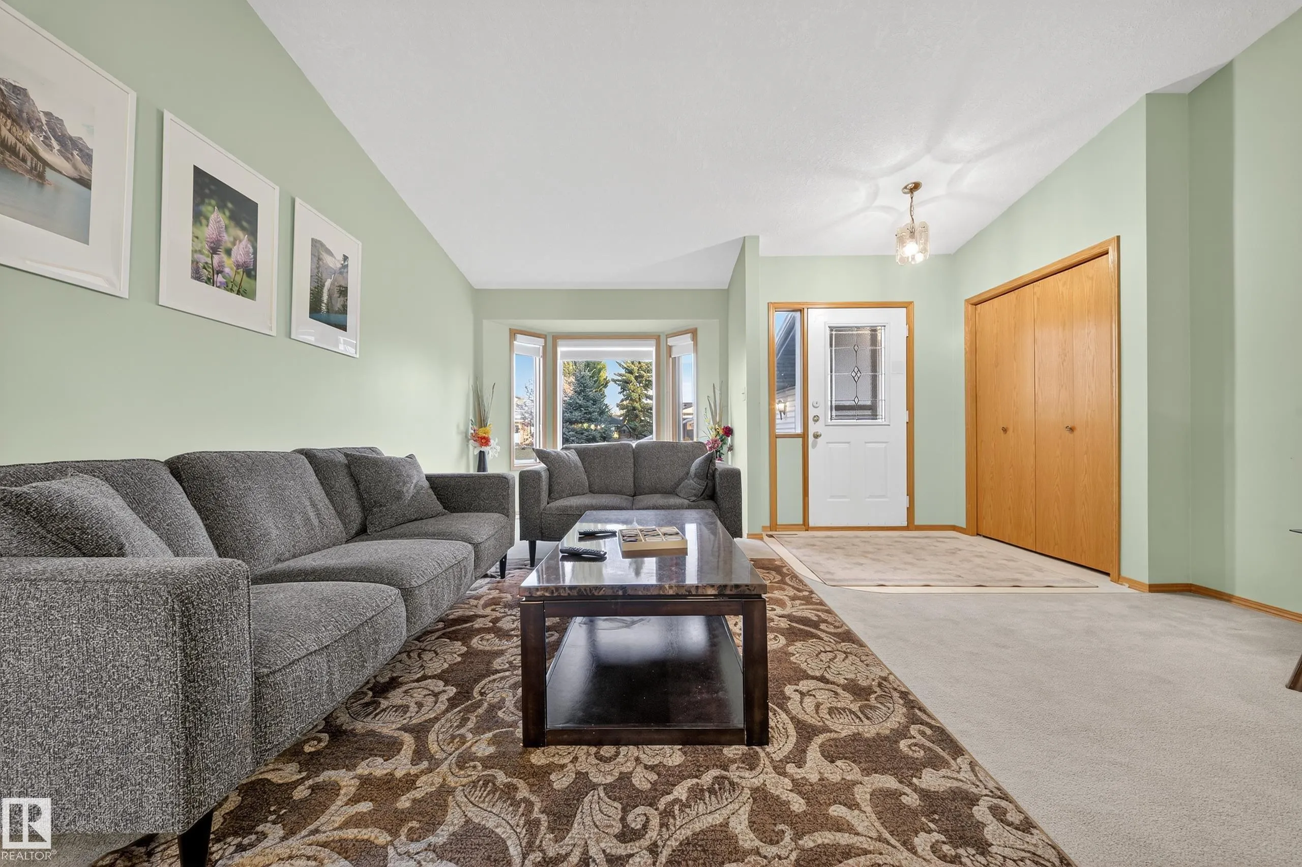 10 ALTON DR