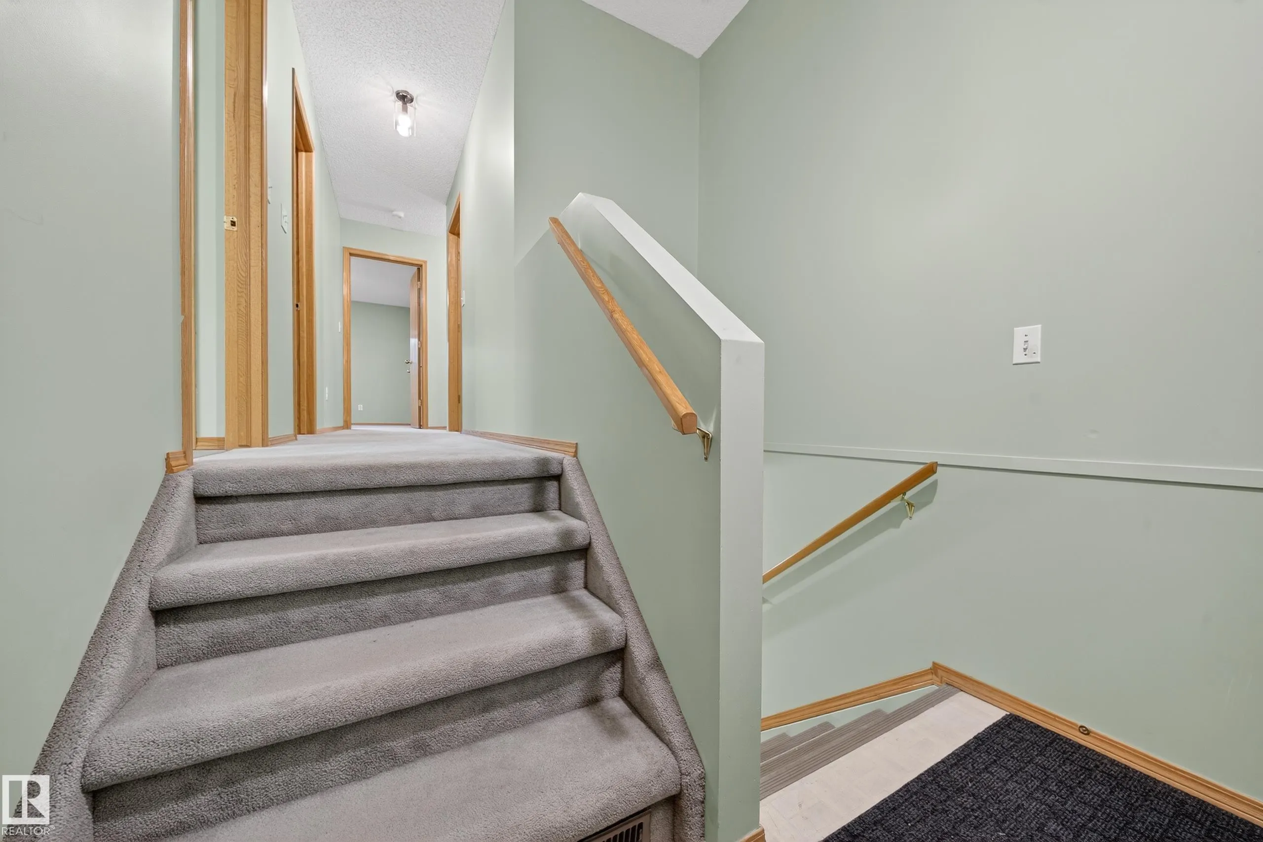 10 ALTON DR
