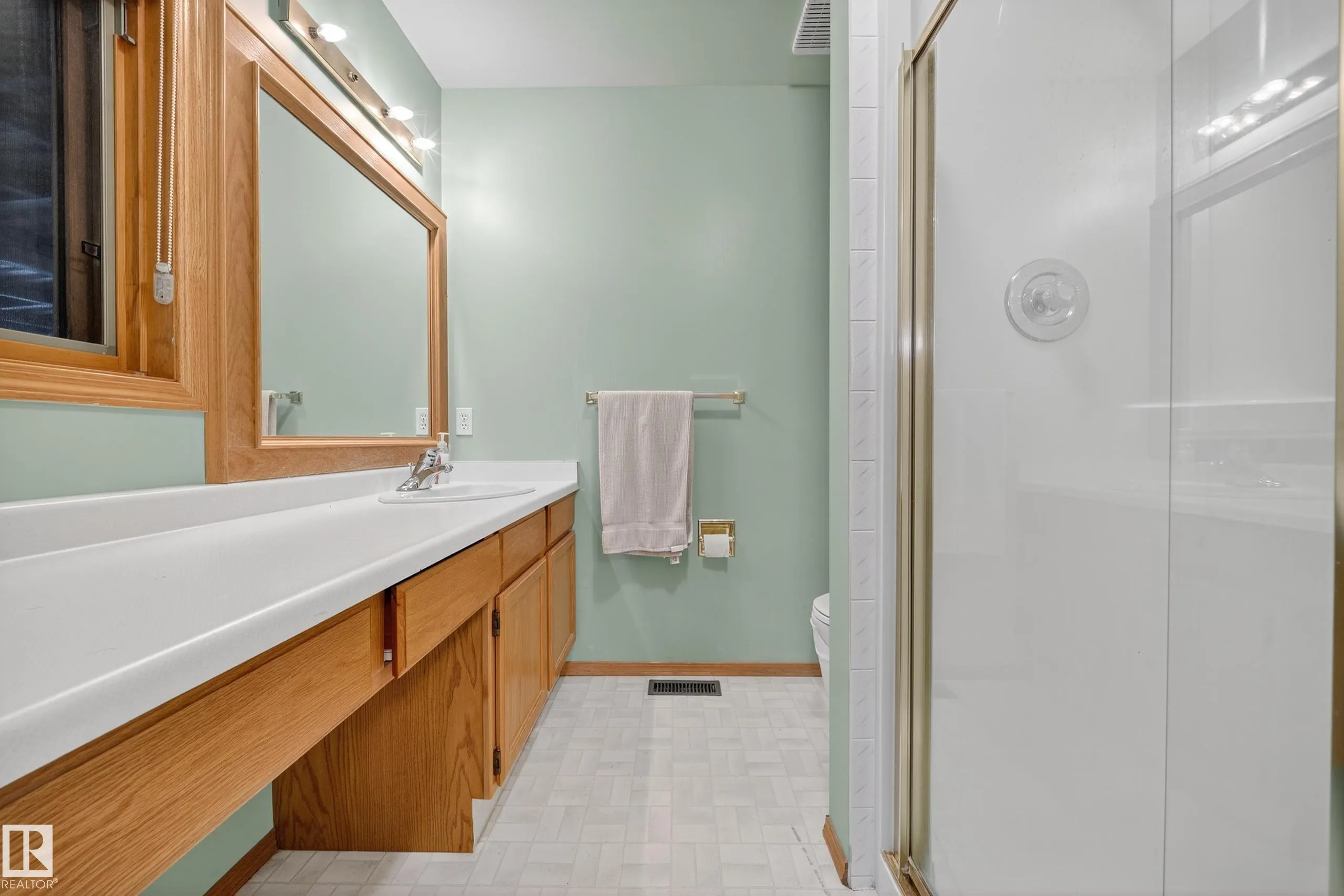 10 ALTON DR