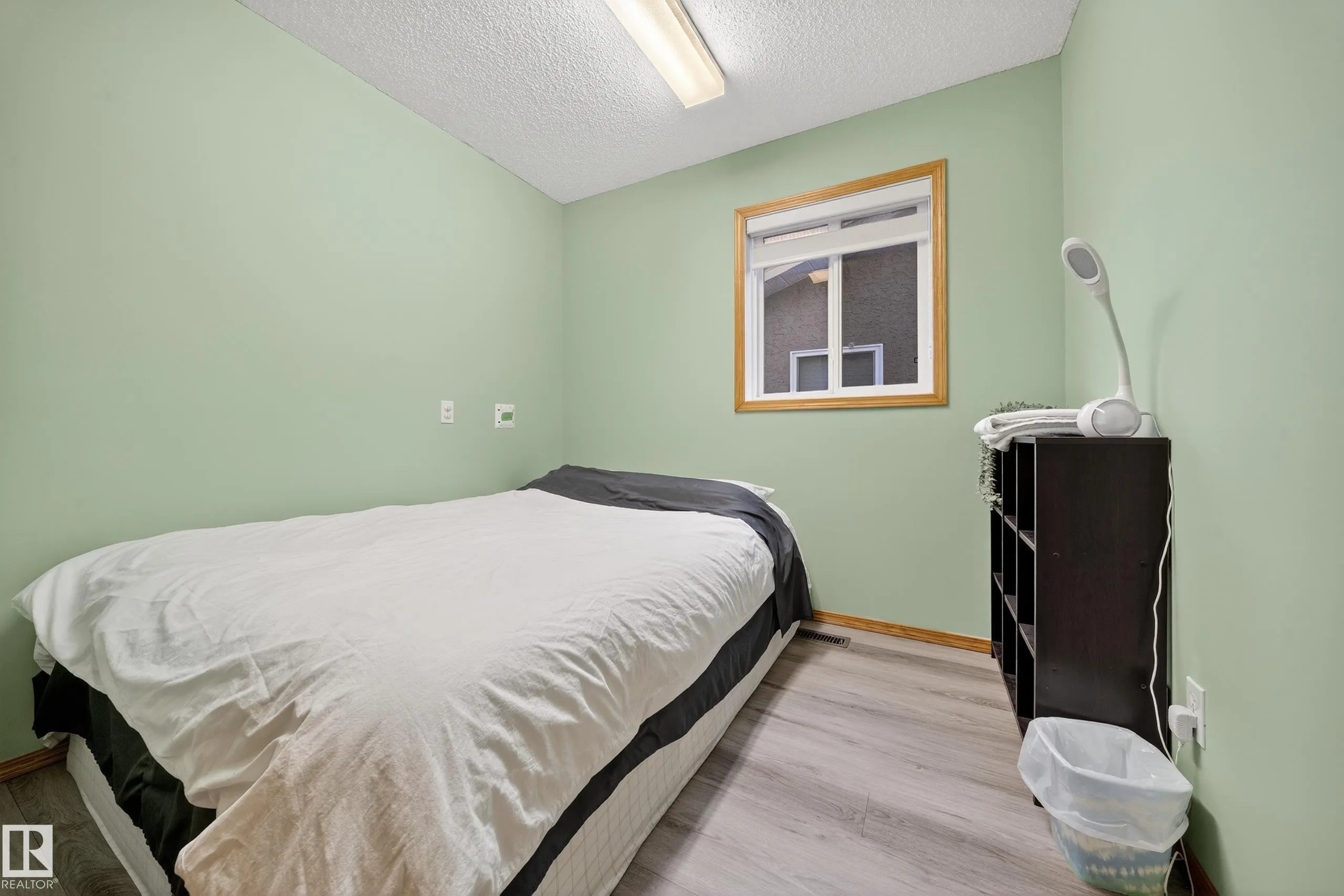 10 ALTON DR