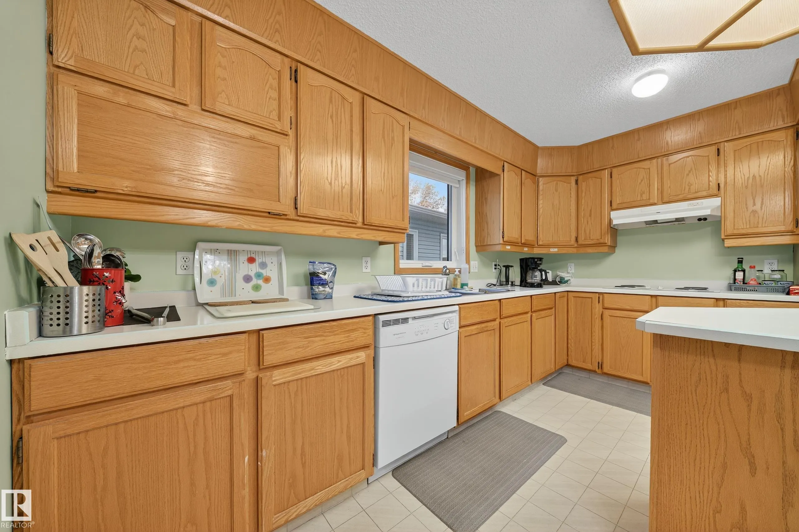 10 ALTON DR