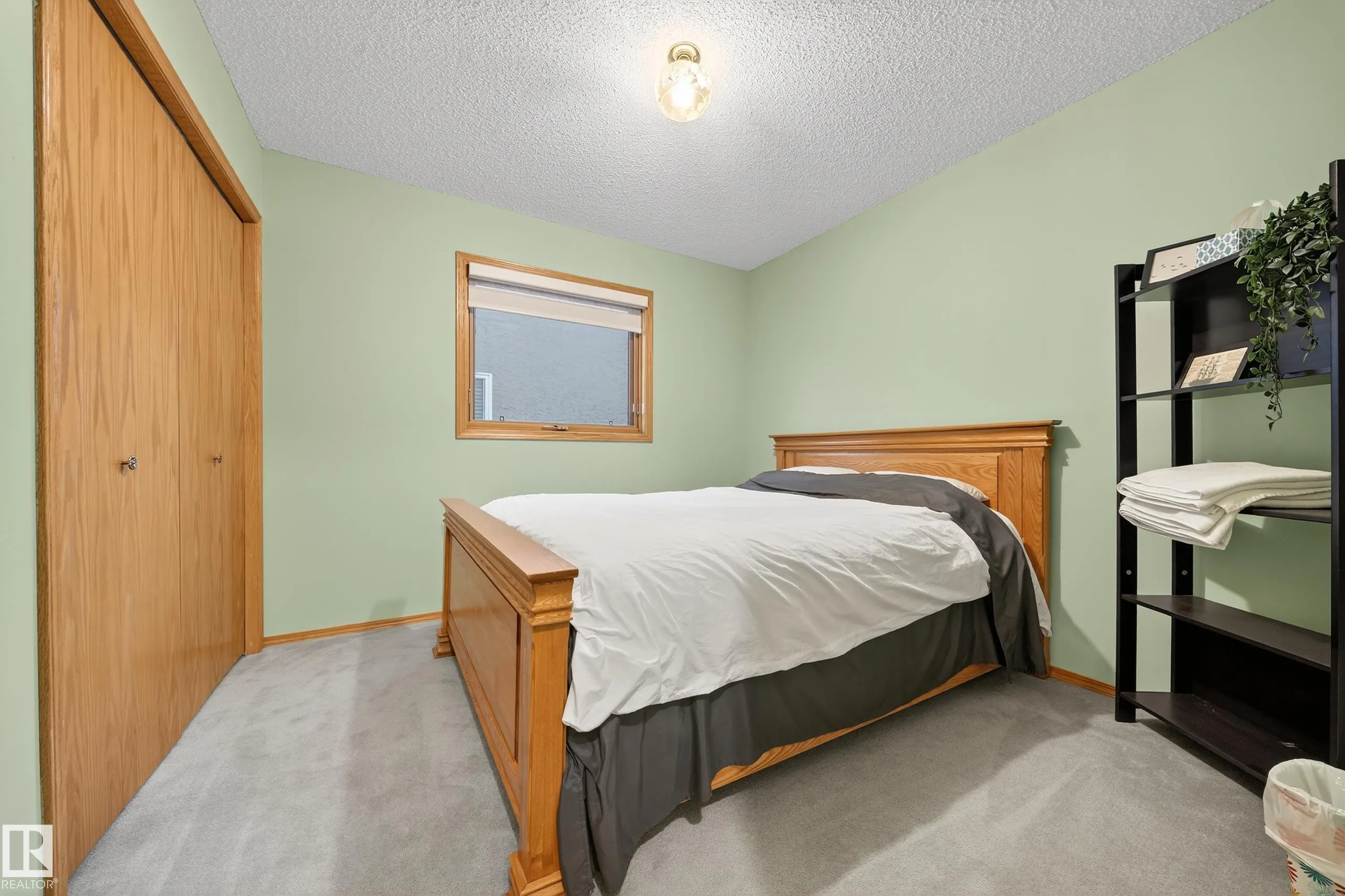 10 ALTON DR