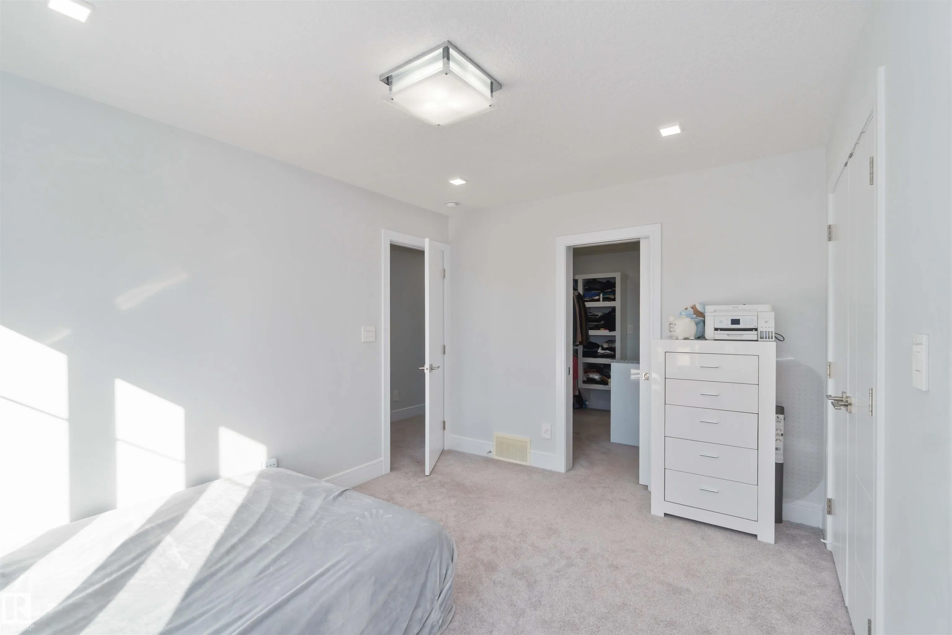 1808 20 Avenue