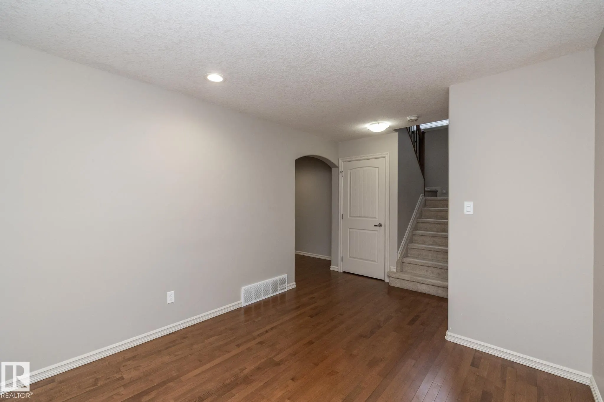 7117 SOUTH TERWILLEGAR Drive