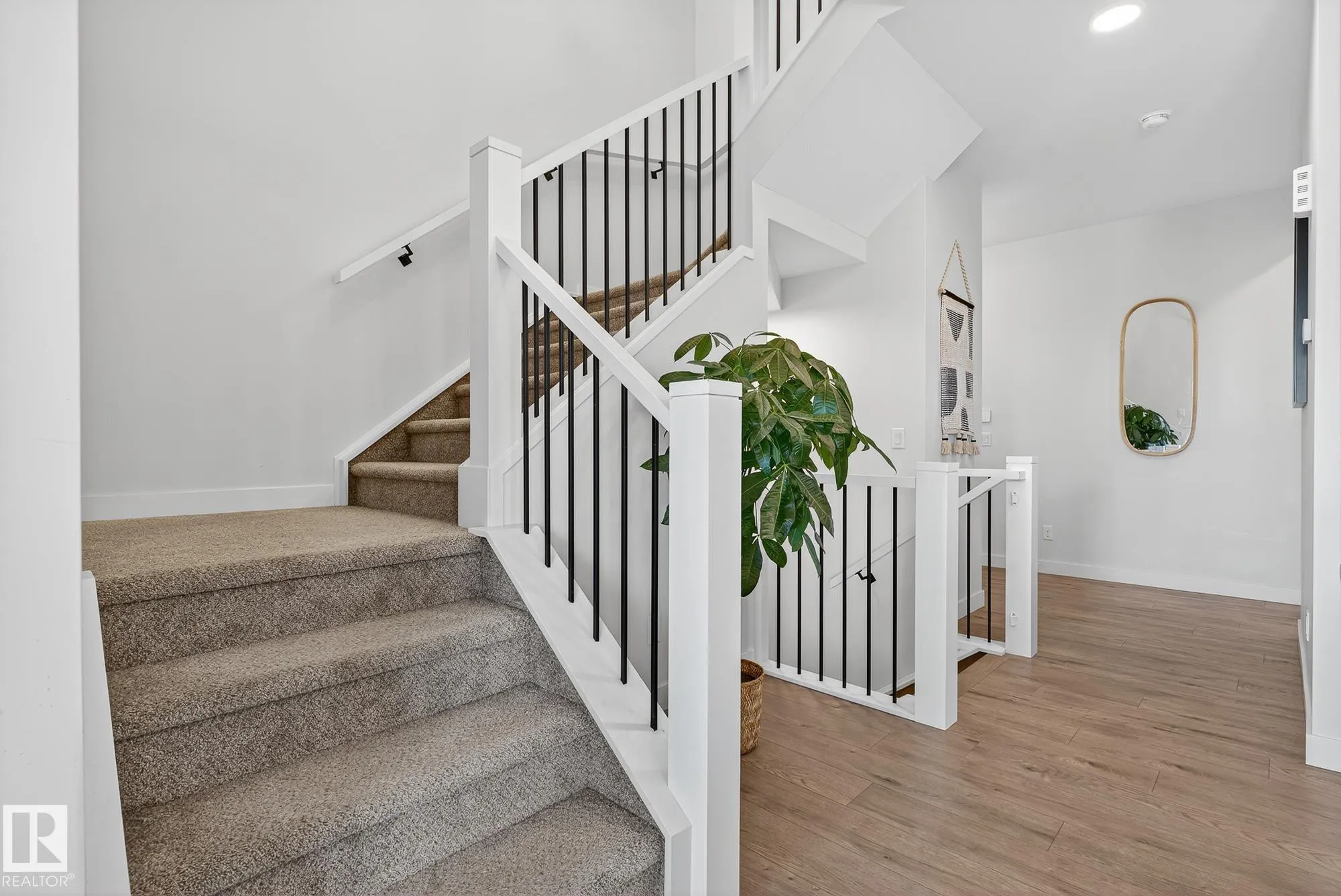1467 GOODSPEED Lane