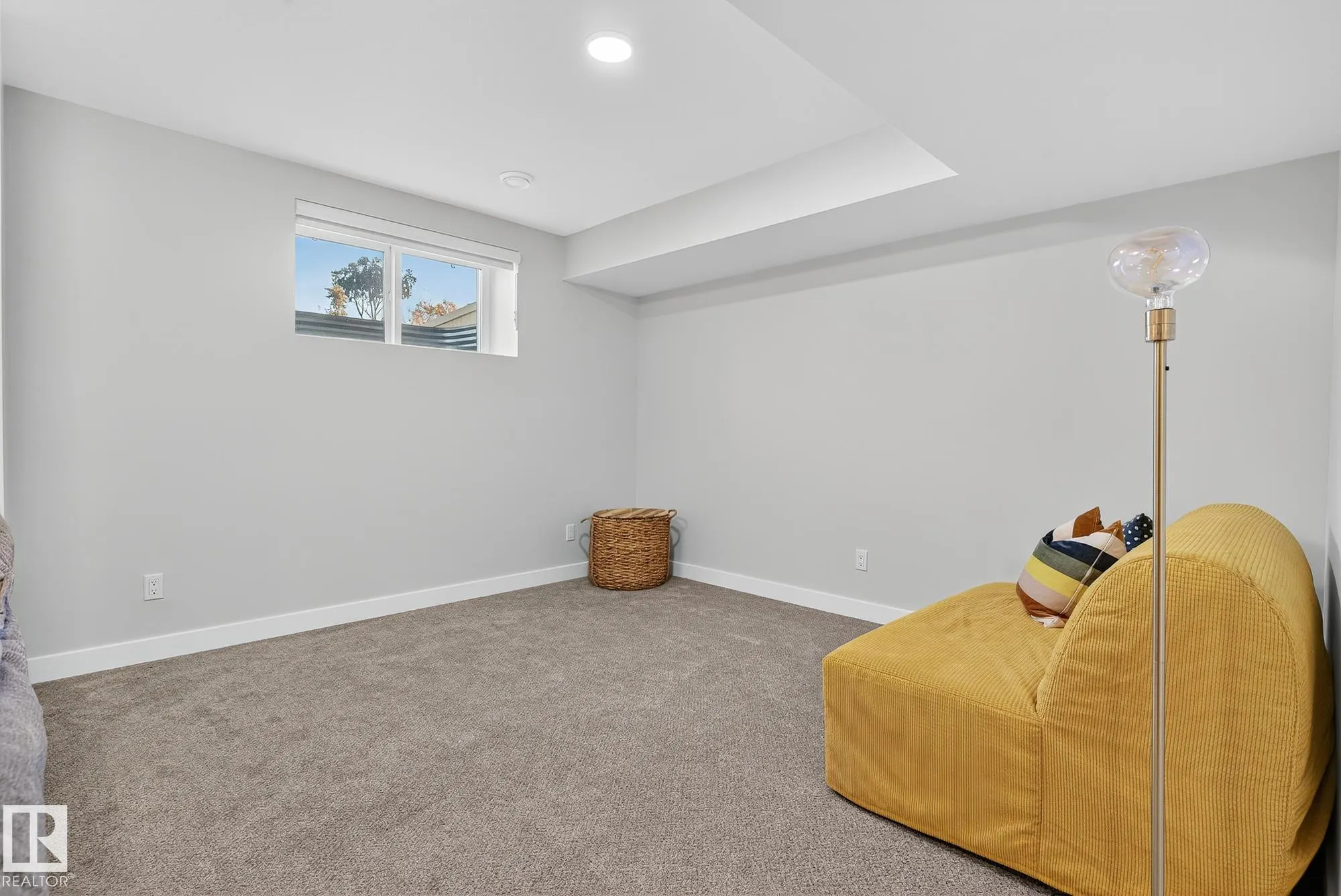 1467 GOODSPEED Lane