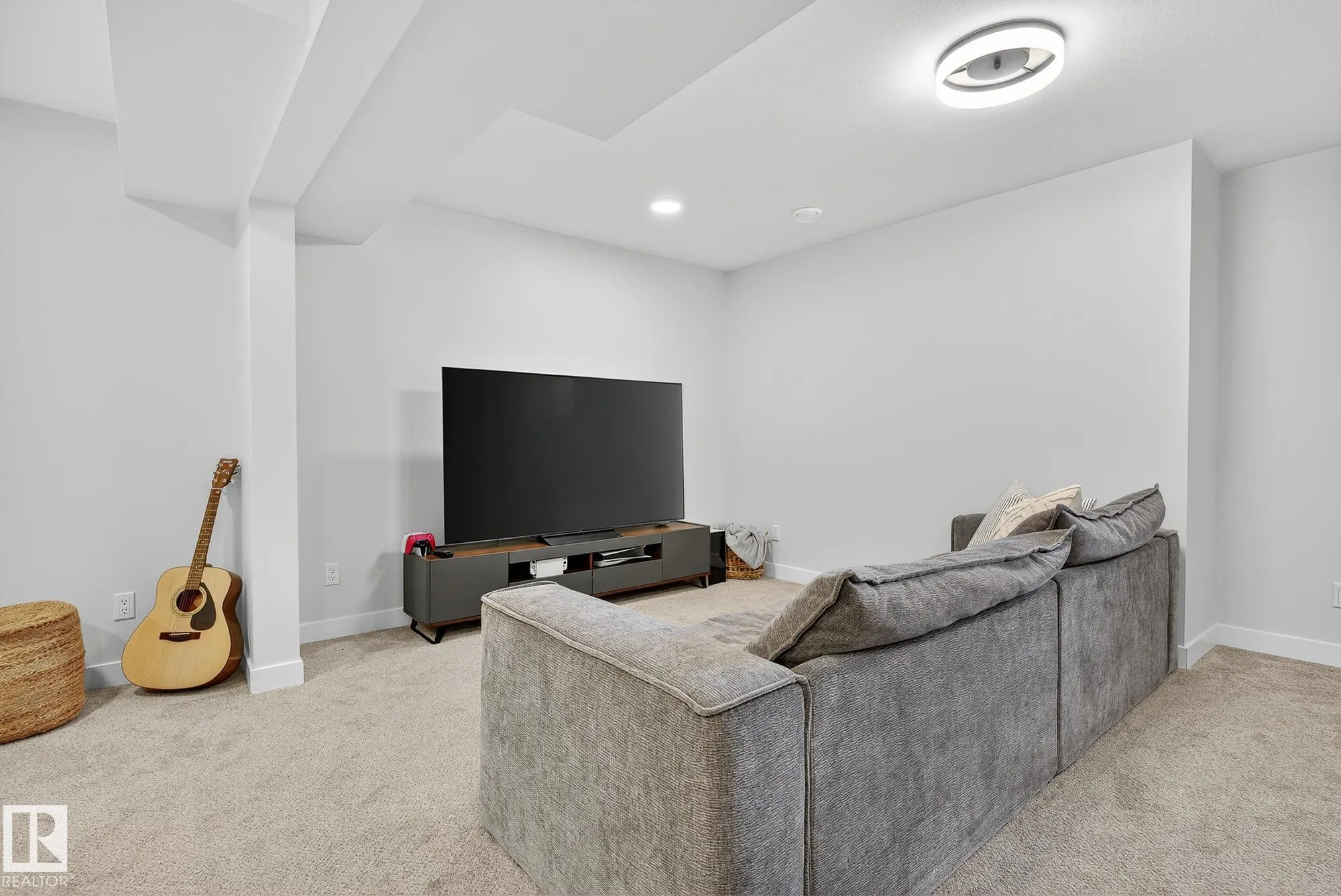 1467 GOODSPEED Lane