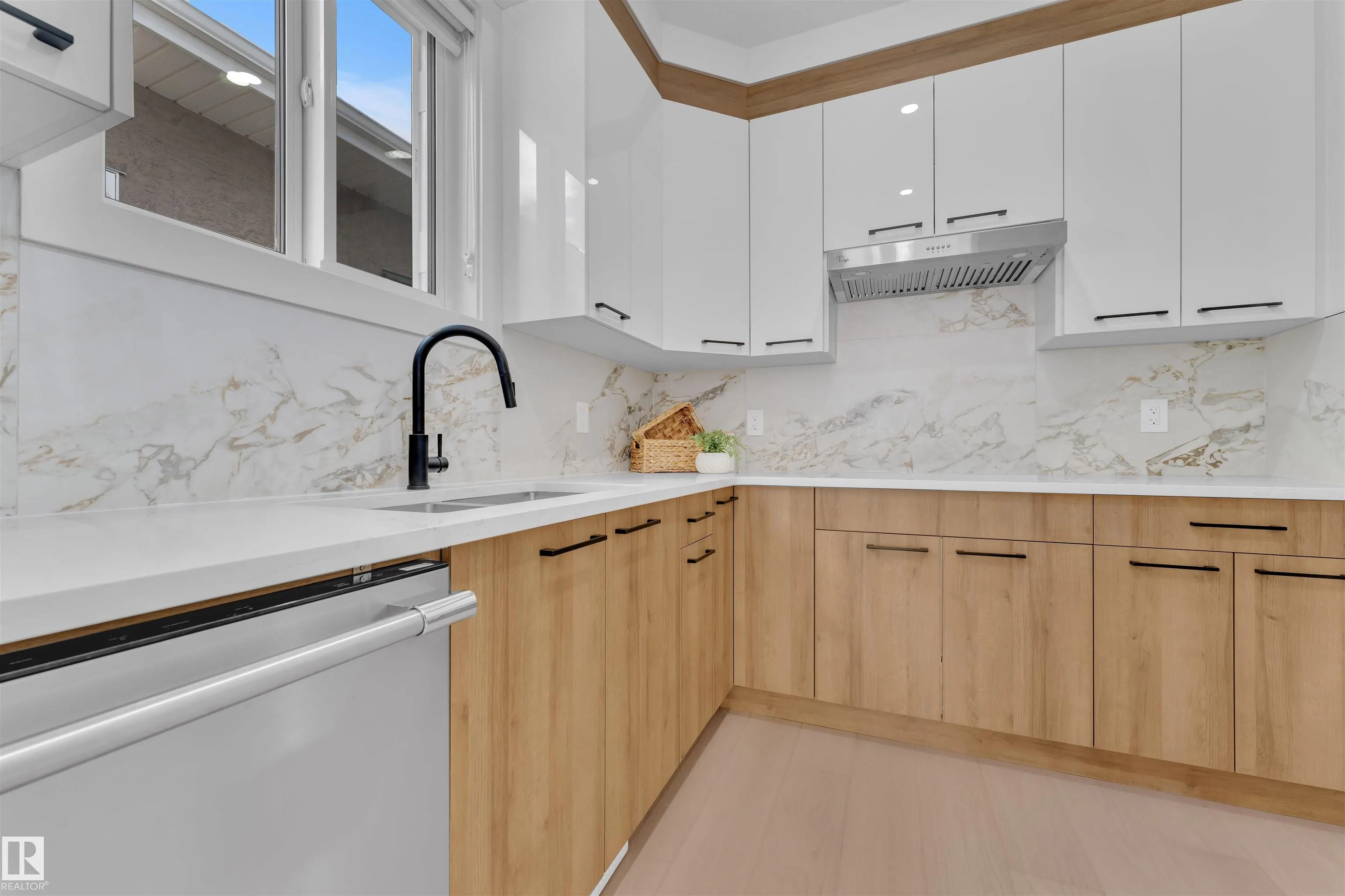 619 FRASER VISTA Vista