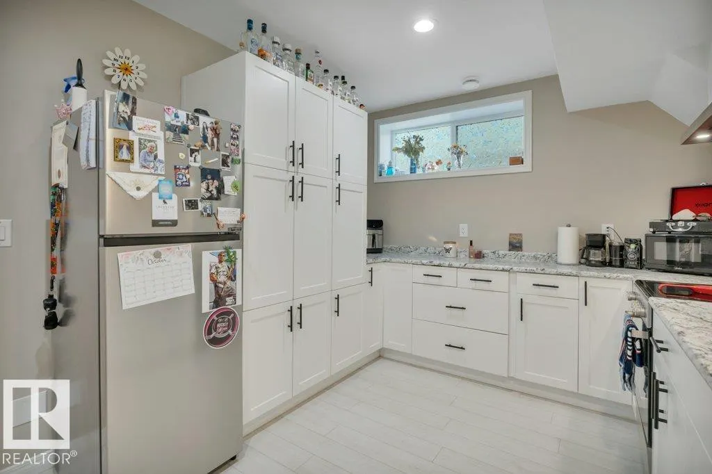 1 SOUTHFORK Close