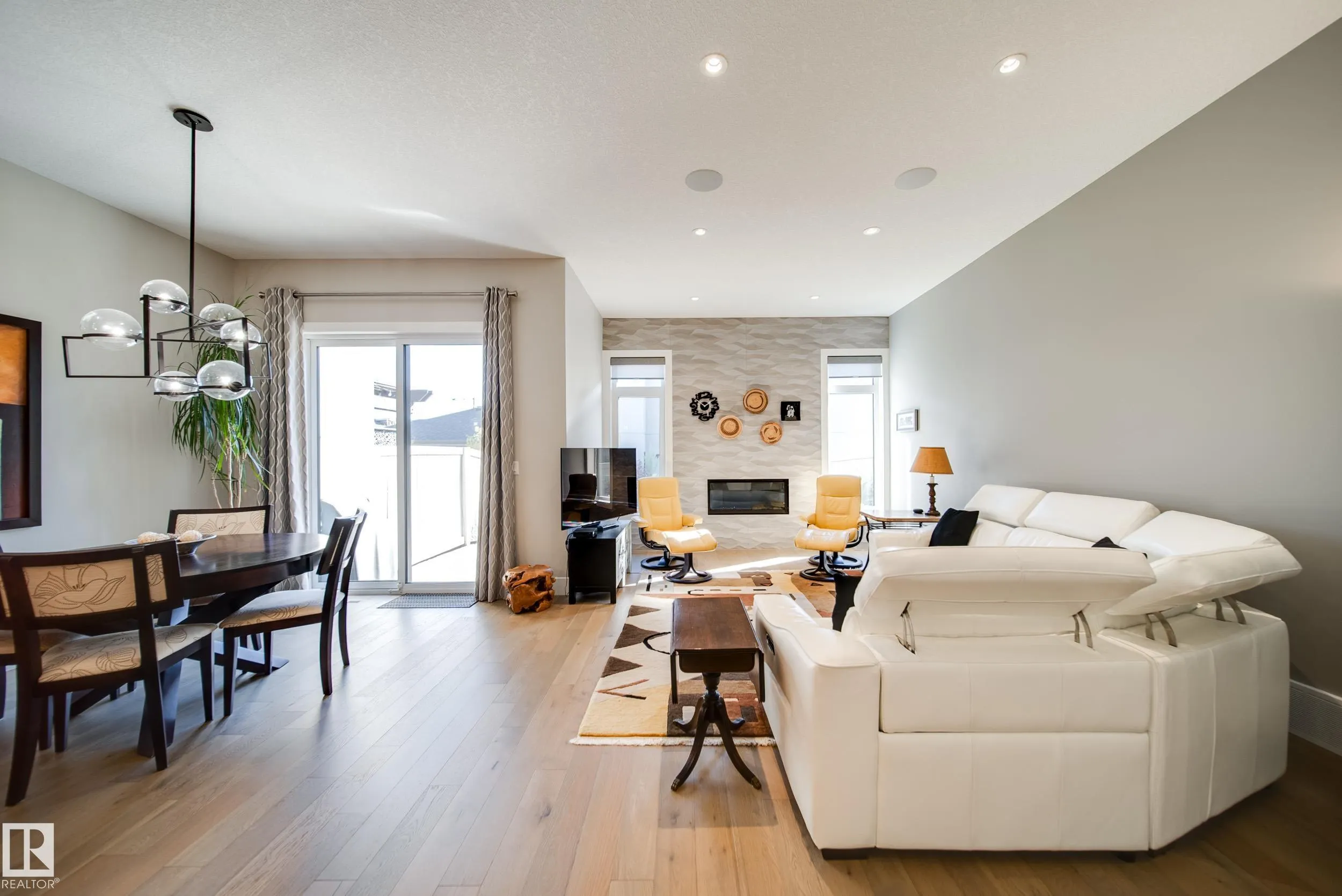 4605 KNIGHT Point(e)
