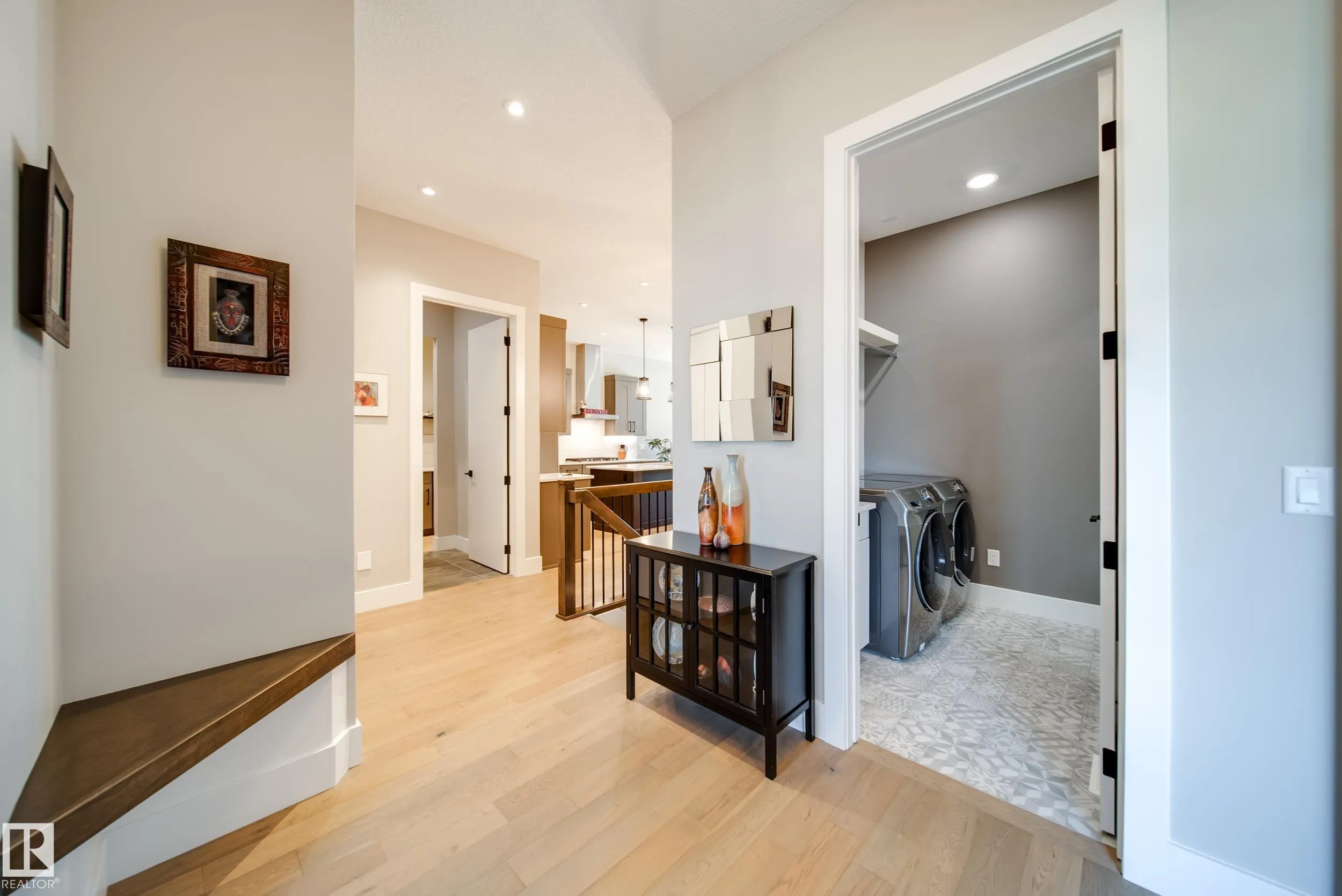 4605 KNIGHT Point(e)
