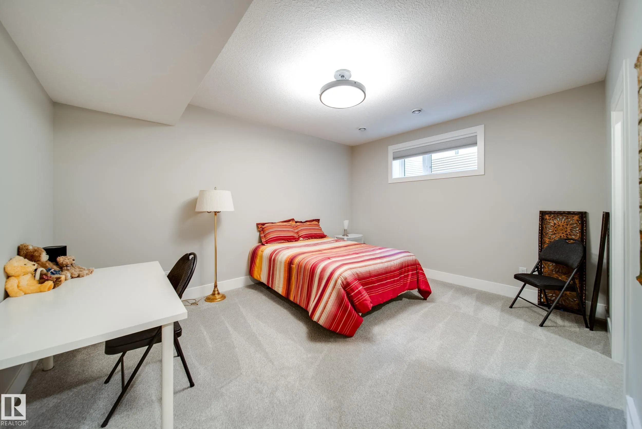 4605 KNIGHT Point(e)