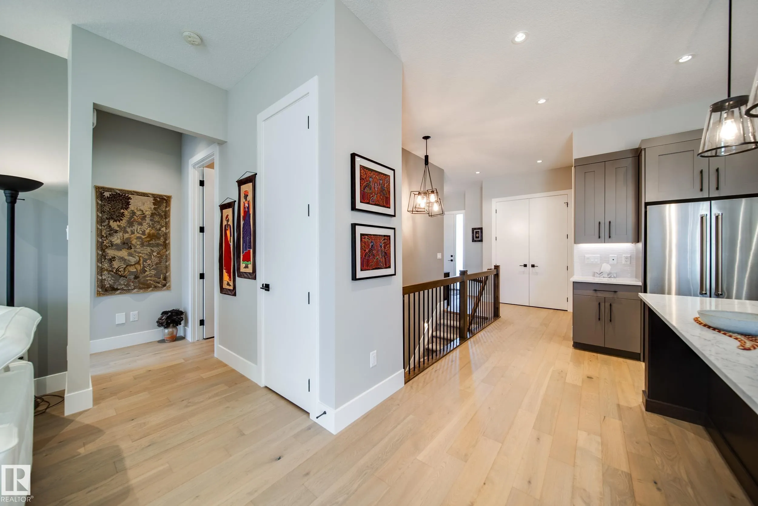 4605 KNIGHT Point(e)