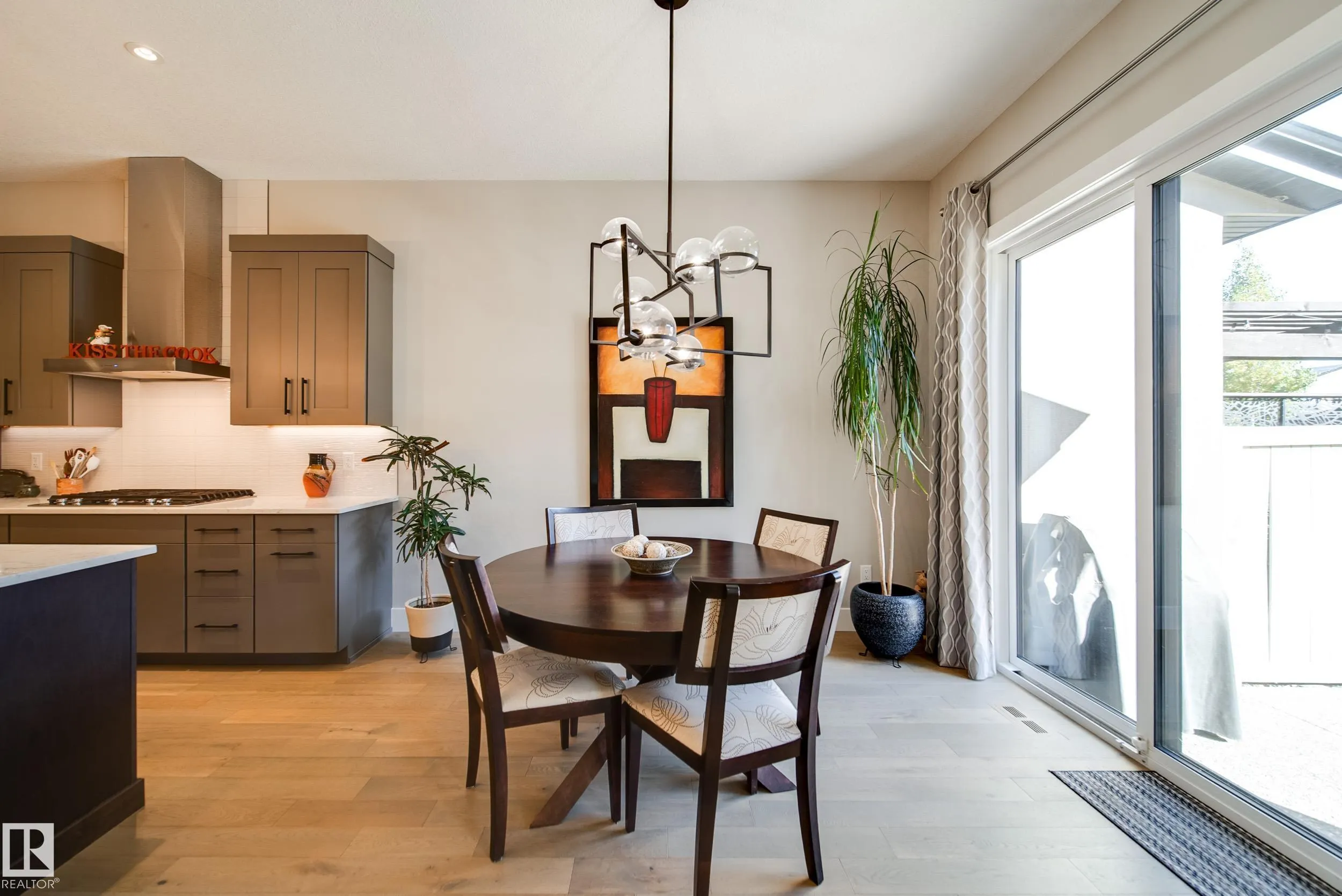 4605 KNIGHT Point(e)