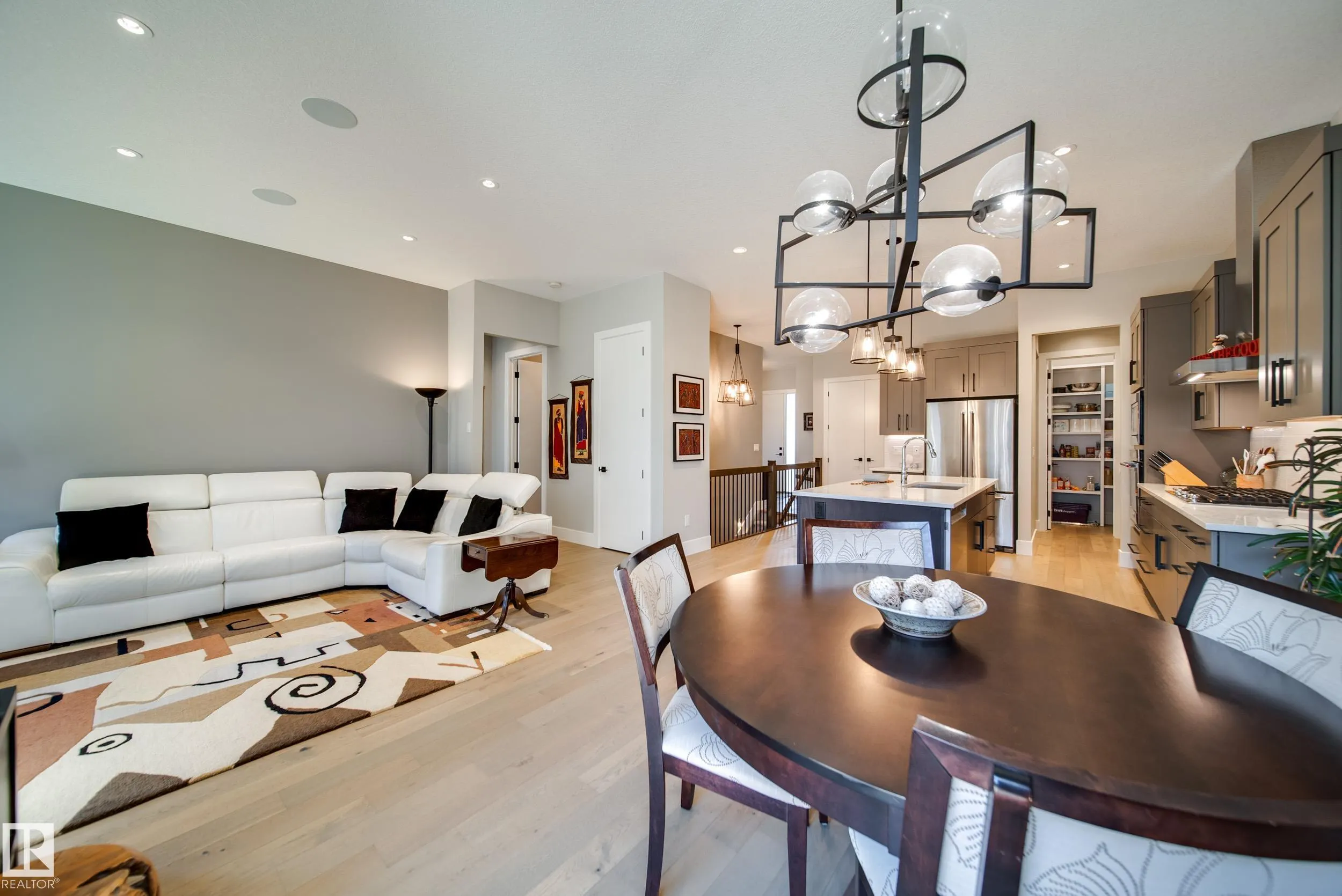 4605 KNIGHT Point(e)