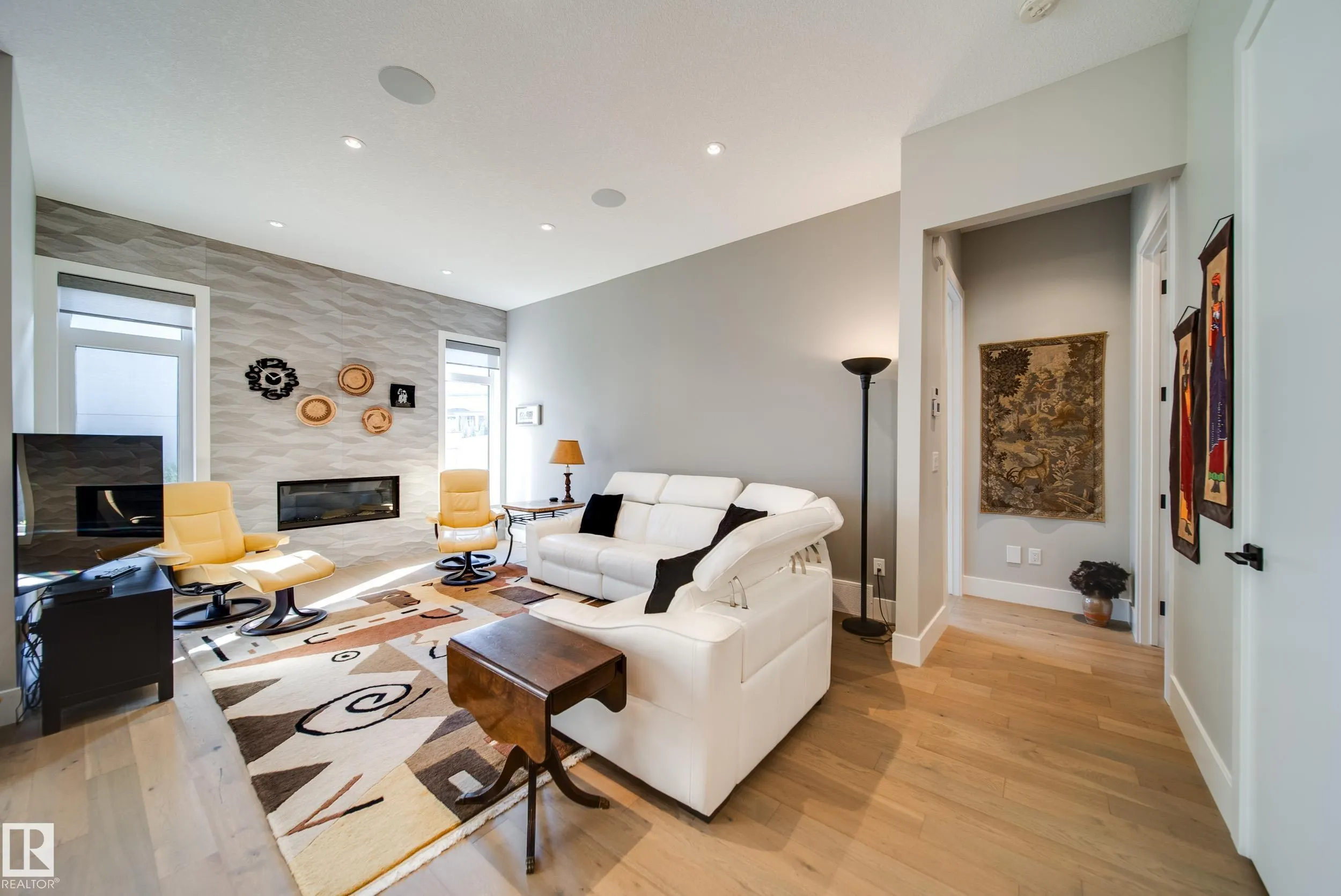 4605 KNIGHT Point(e)