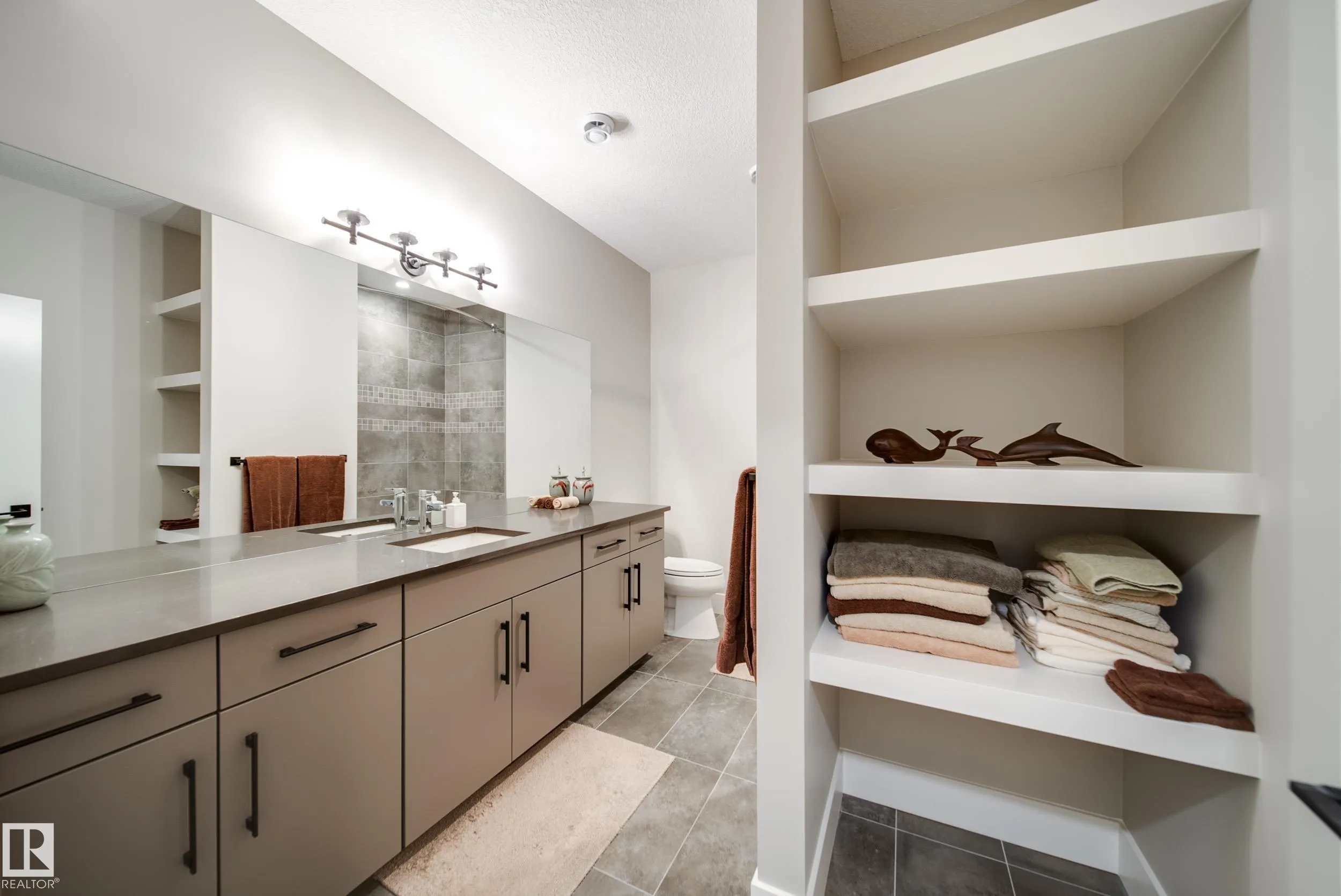 4605 KNIGHT Point(e)