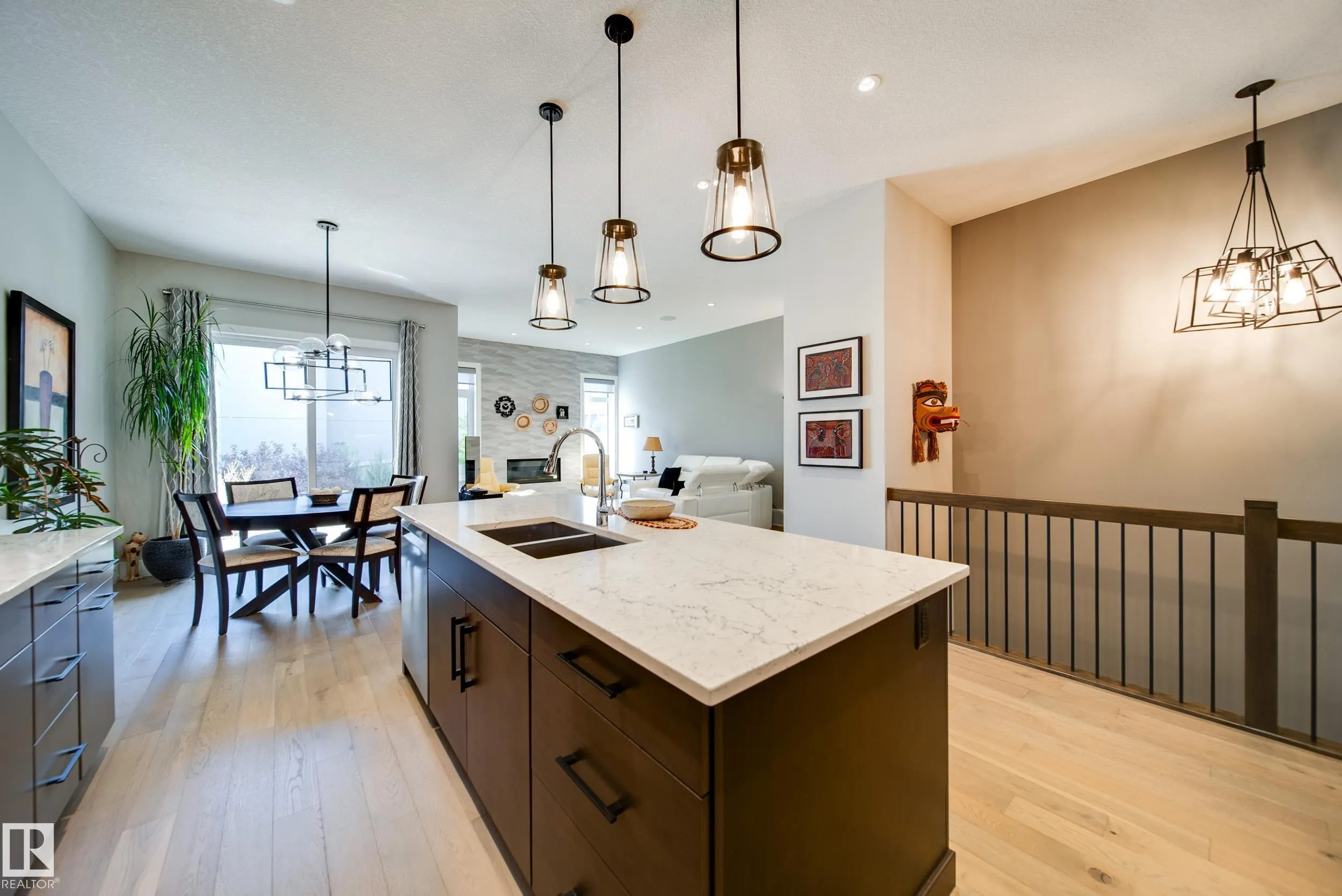 4605 KNIGHT Point(e)