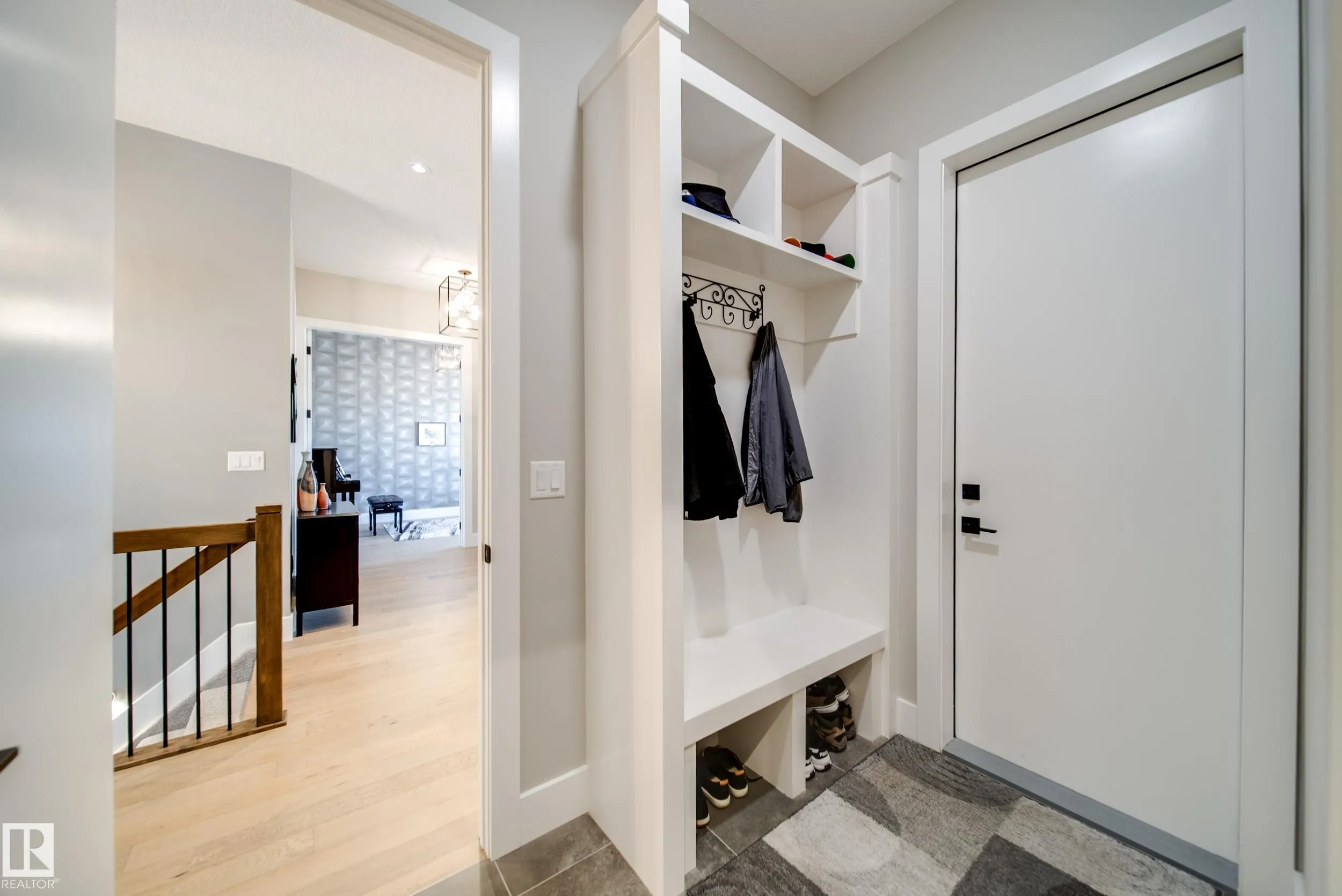 4605 KNIGHT Point(e)
