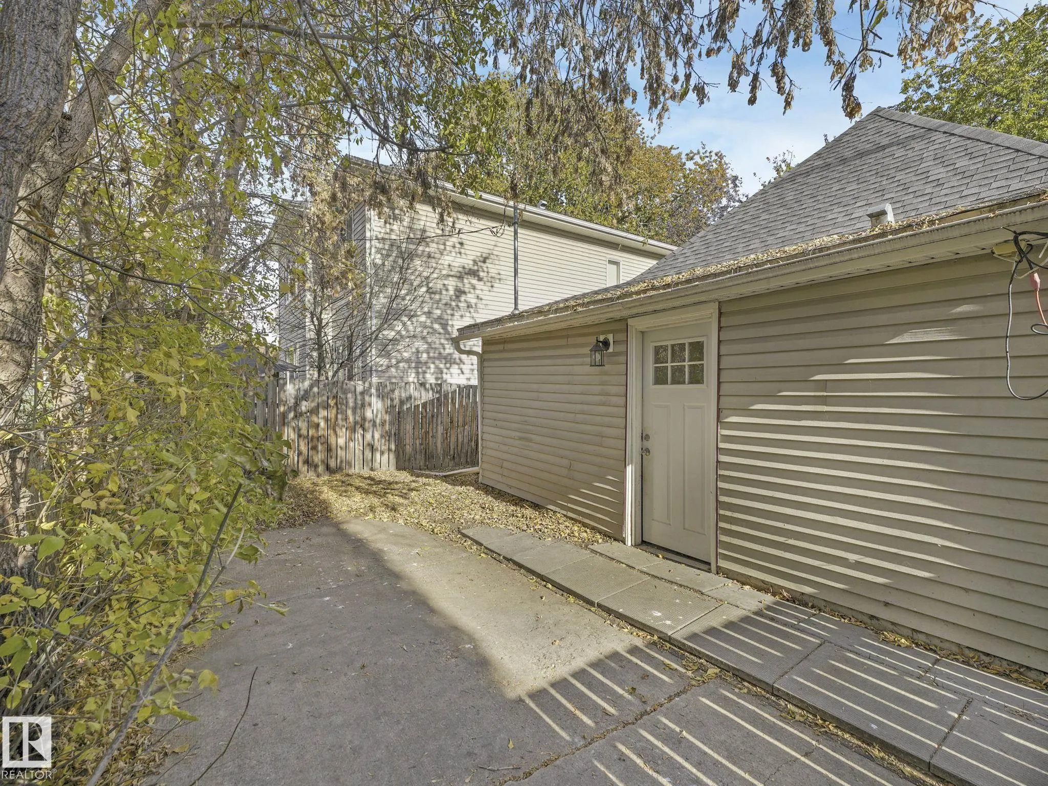 10920 92 Street