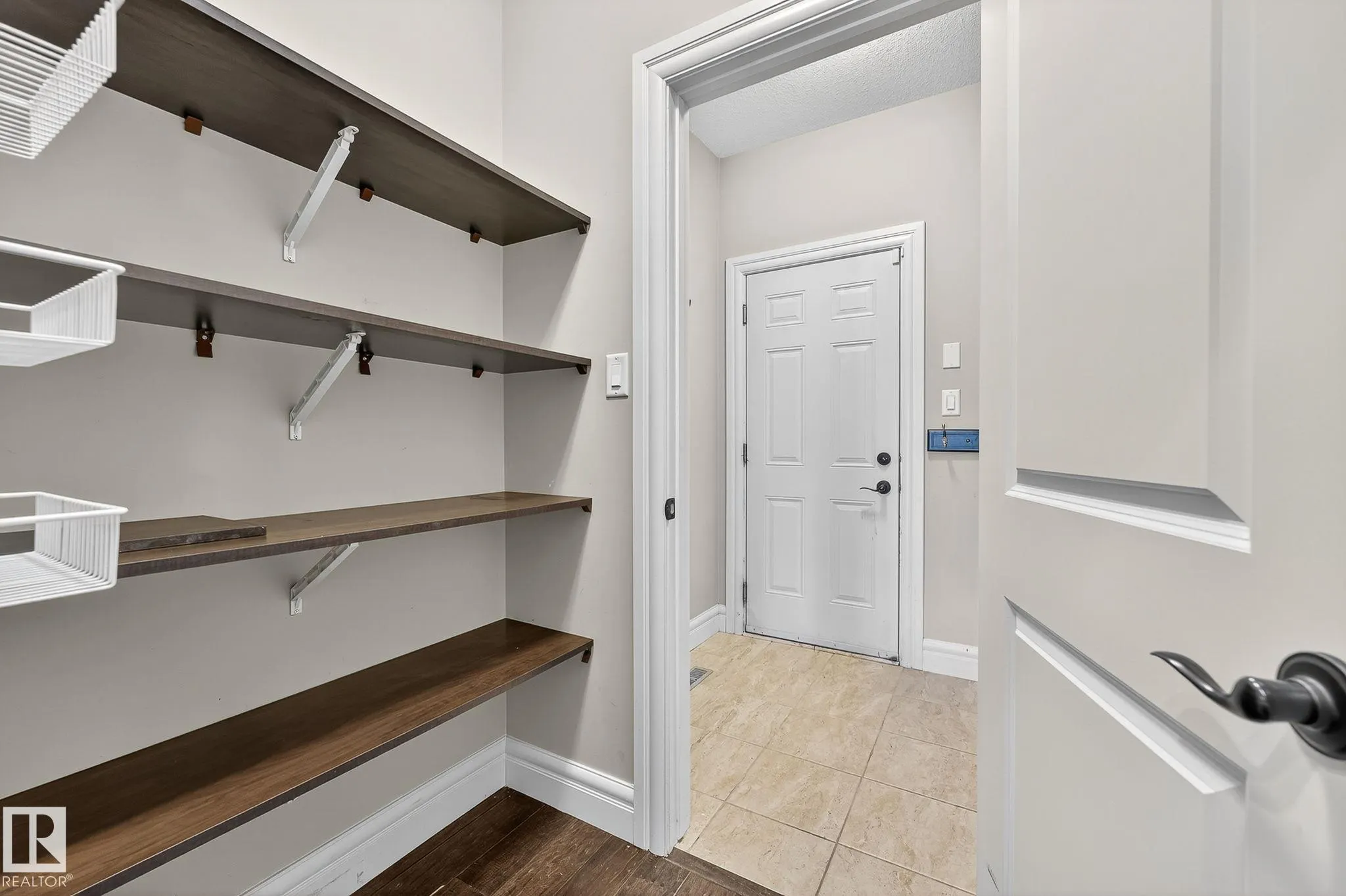 3841 GALLINGER Loop