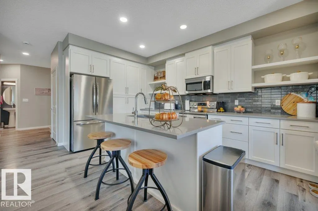 477 ROBERTS Crescent