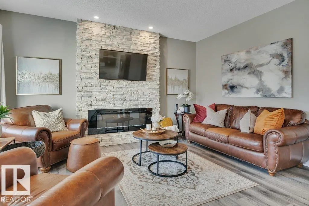 477 ROBERTS Crescent