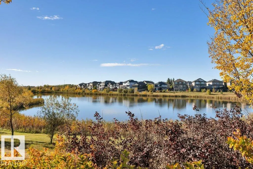 477 ROBERTS Crescent