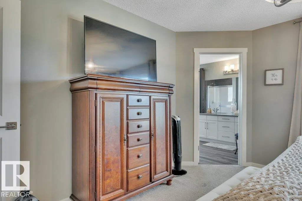 477 ROBERTS Crescent