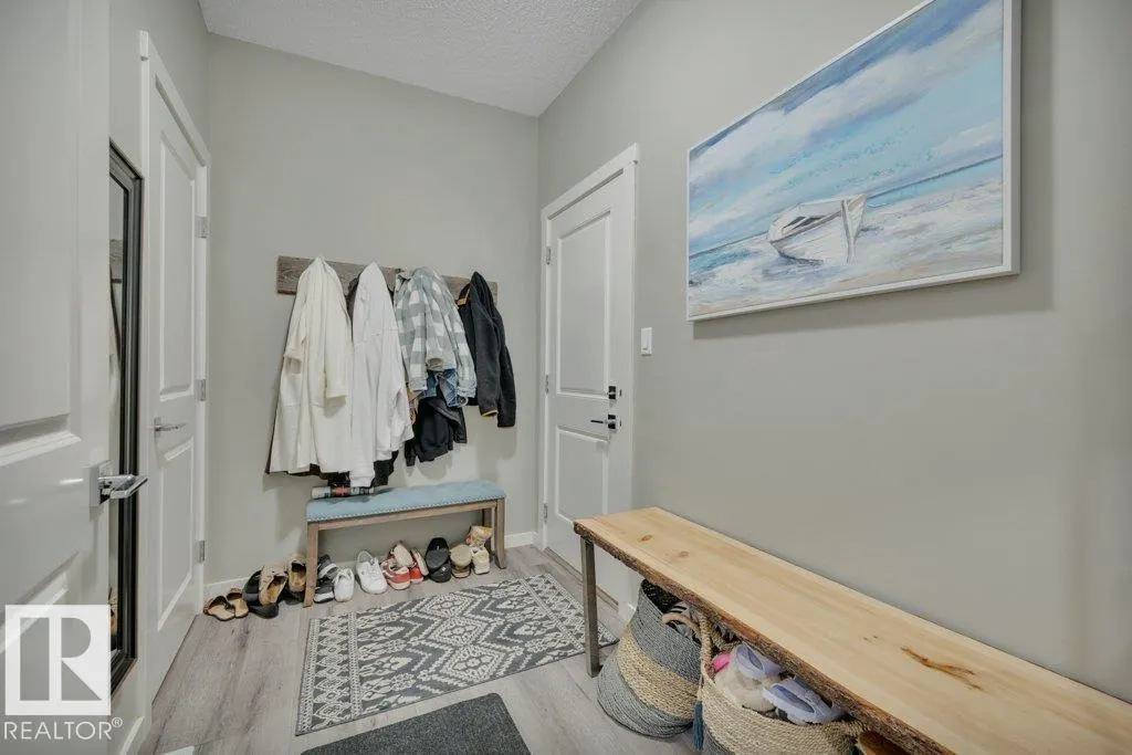 477 ROBERTS Crescent