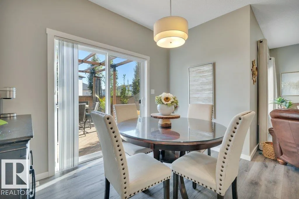 477 ROBERTS Crescent