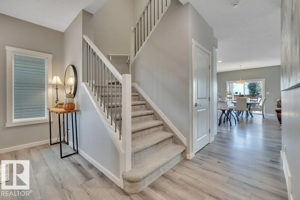 477 ROBERTS Crescent