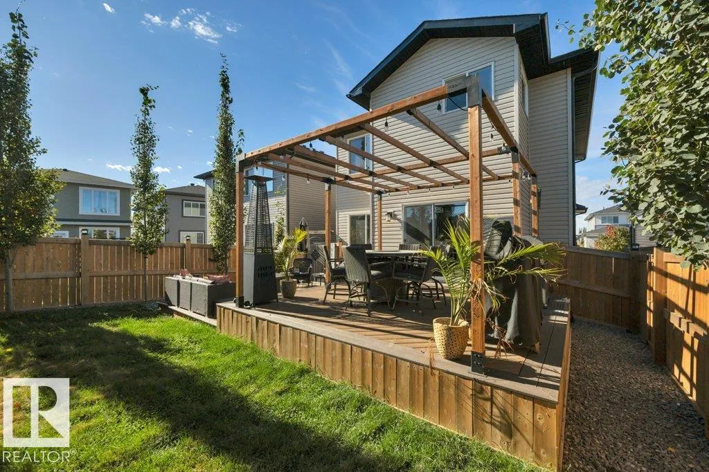 477 ROBERTS Crescent
