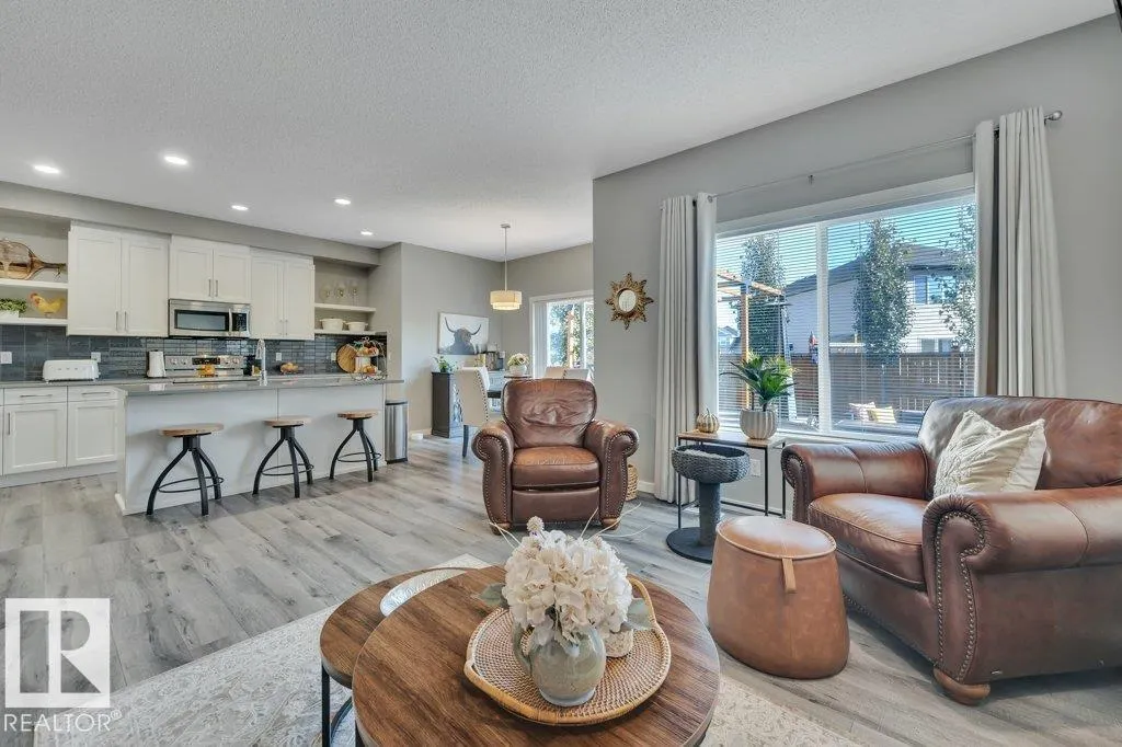477 ROBERTS Crescent