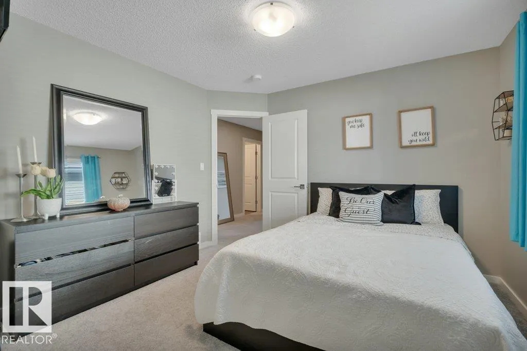 477 ROBERTS Crescent