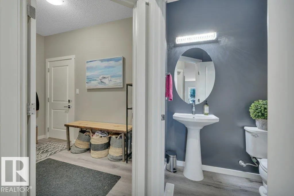 477 ROBERTS Crescent