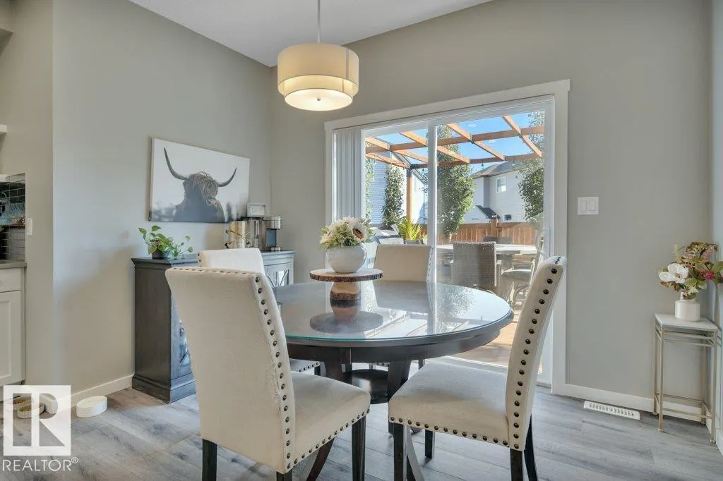 477 ROBERTS Crescent